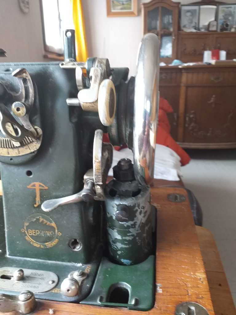 Bernina sewing machine feed roller by jmvspeleo Download free STL