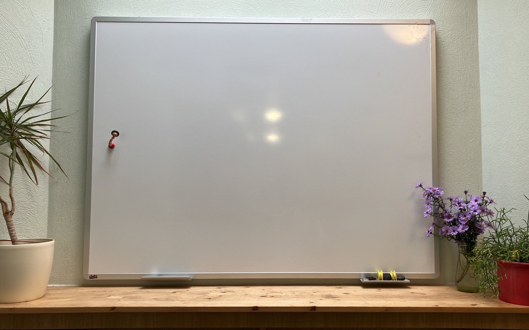 Wall mount for dots office Whiteboards / Wandhalterung für dots office