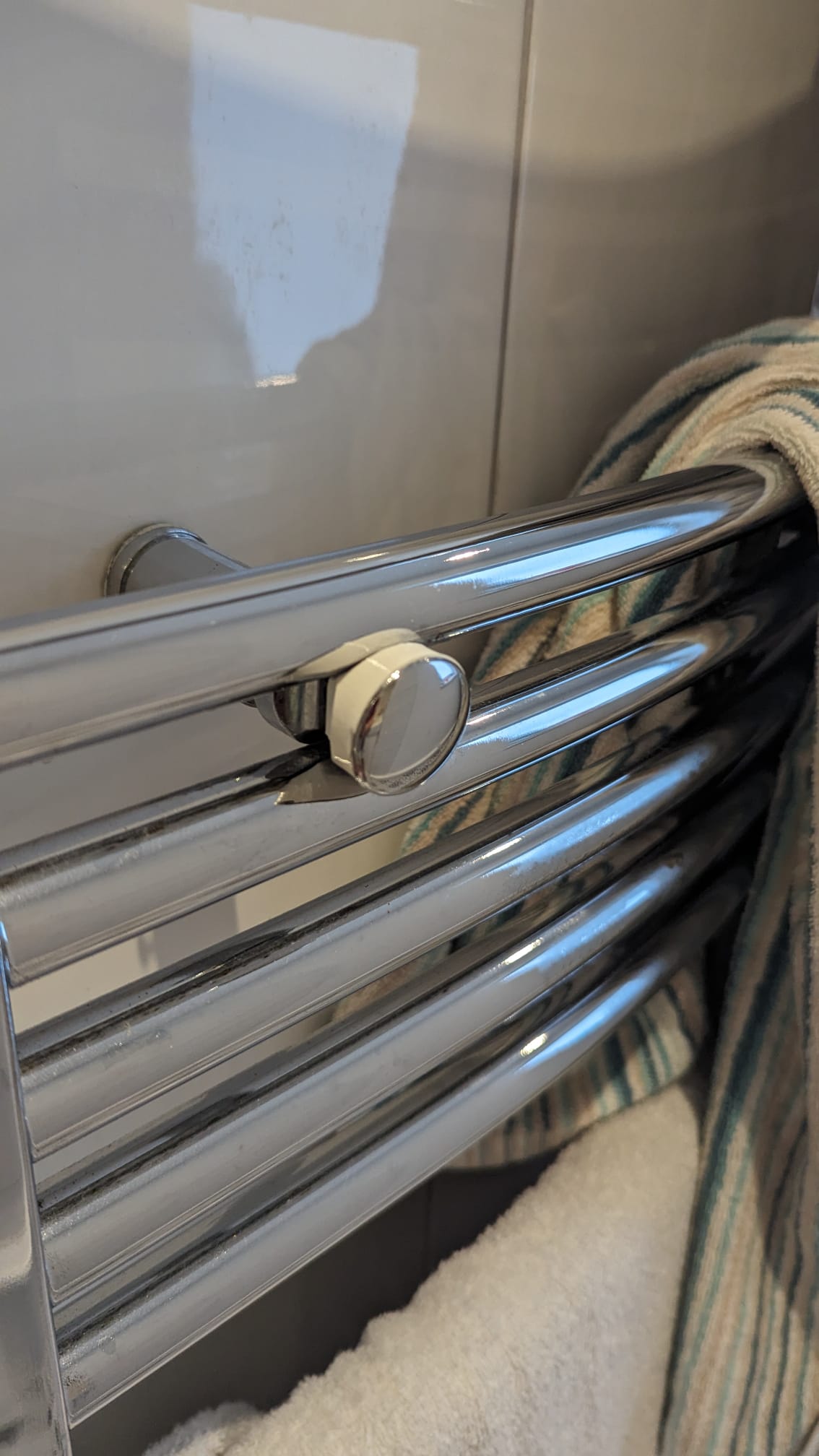 Heated towel rack bracket piece replacement by lvisintini Download free STL model