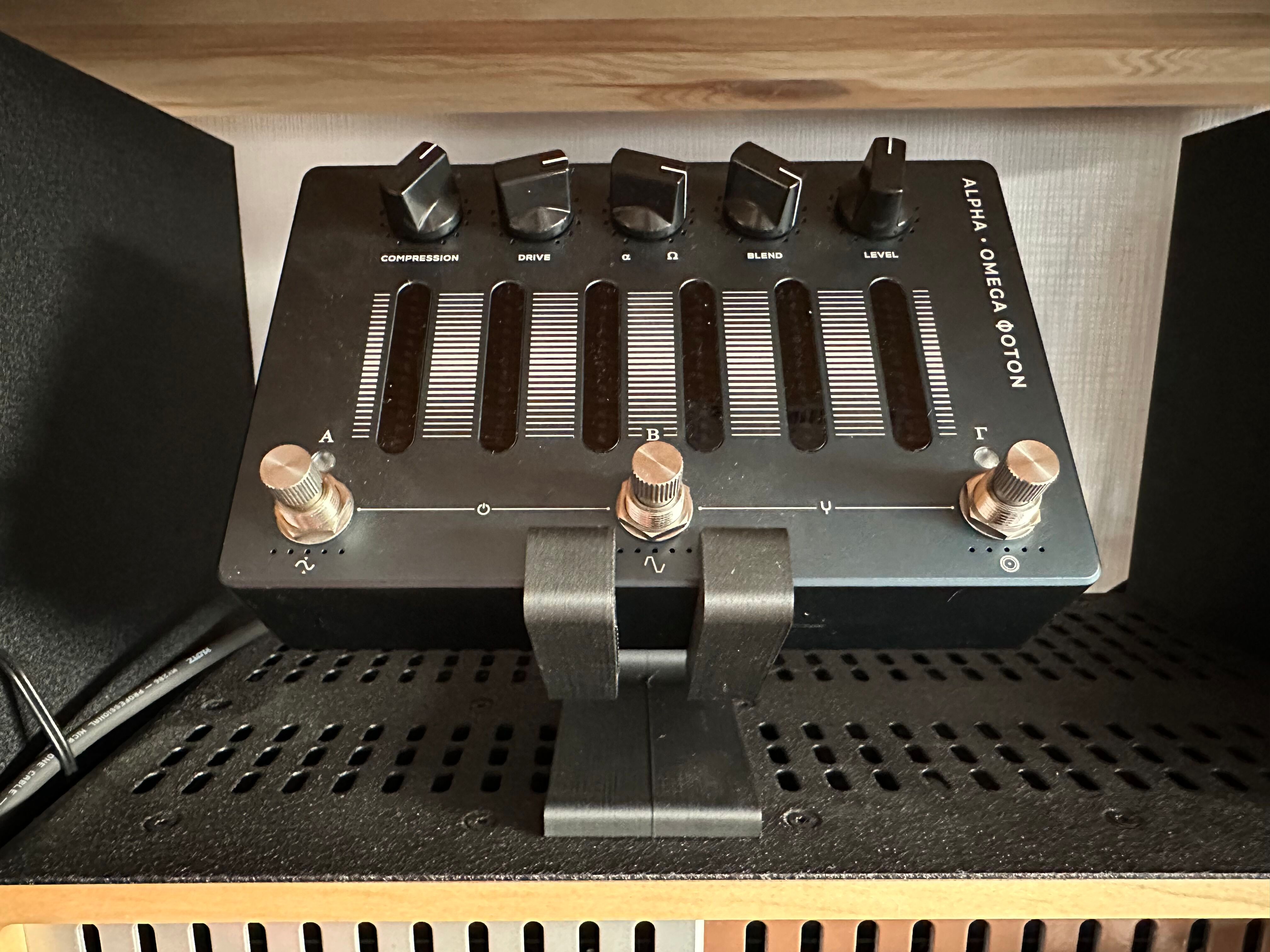 Darkglass Preamp Stand by Stefan Eckstein Download free STL model