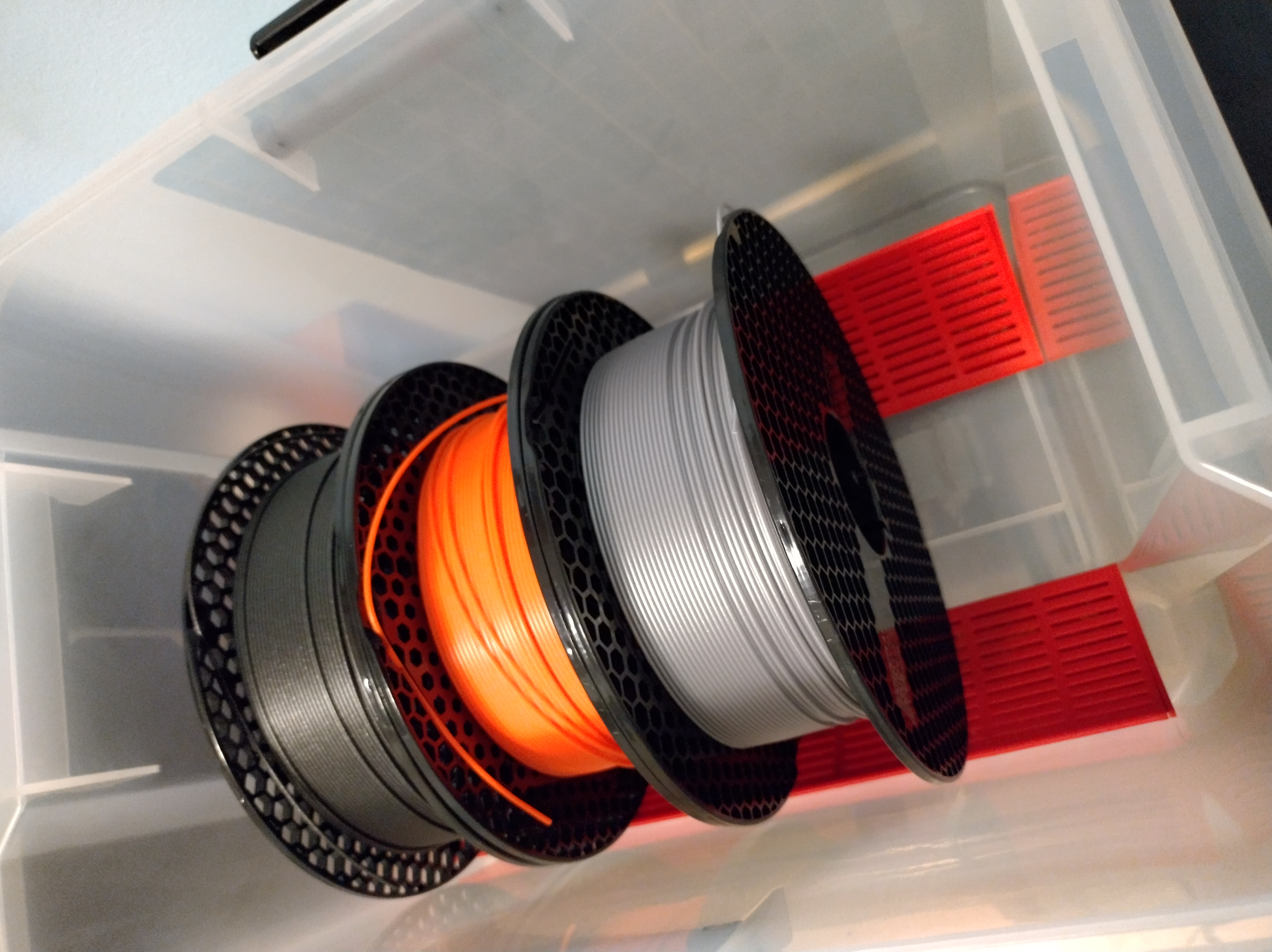 Curved silica gel case for dry box