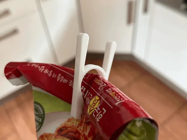 Plastic bag Clamp