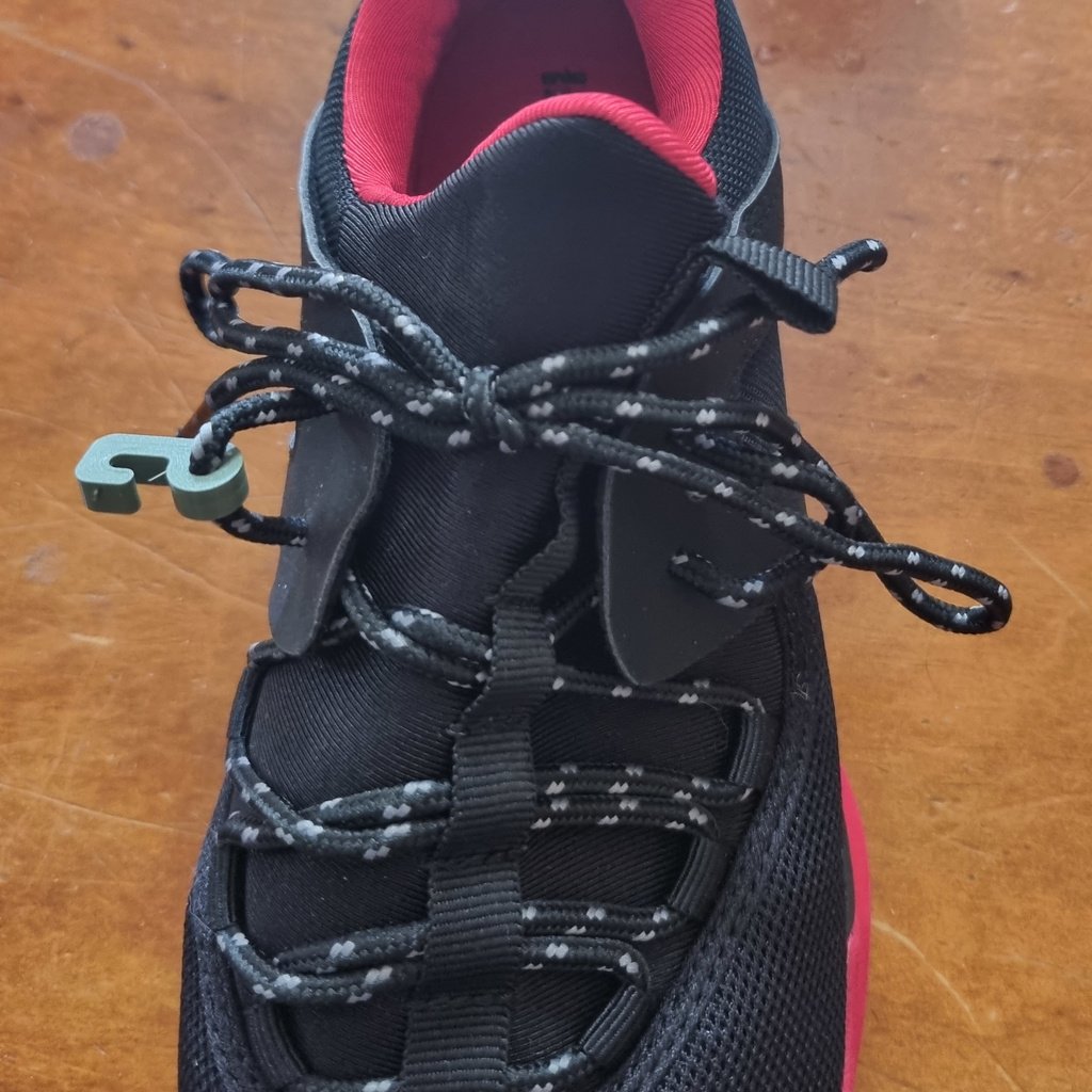 Free STL file Ekocycle Shoelace Clips 👗・3D printable object to  download・Cults