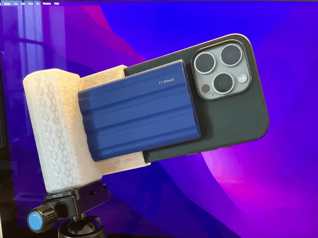 iPhone 15 pro max SSD mount