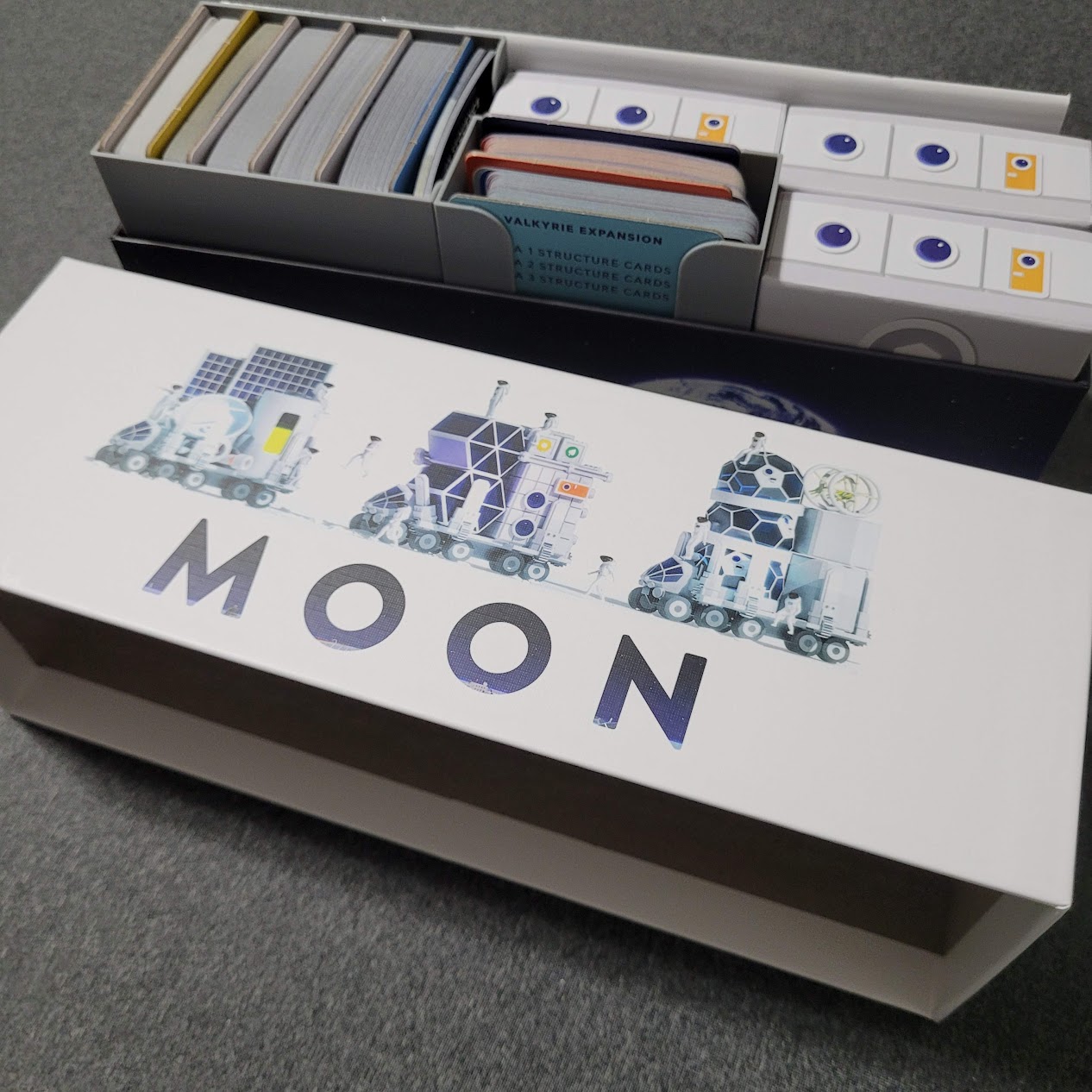 Moon board game organizer