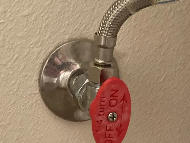 Quarter turn water shut off valve handle