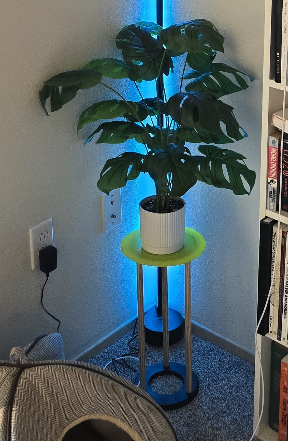 Mini Corner Table