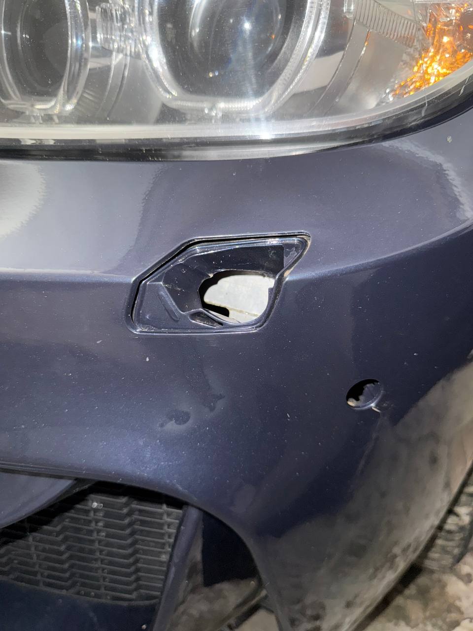 BMW F30 HEADLIGHT WASHER COVER (front)