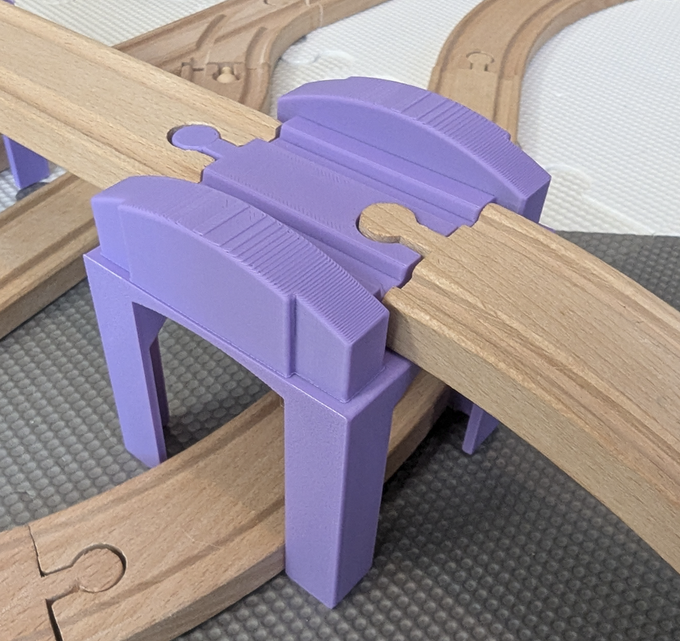 Miniatura 3 do modelo 3D Stackable Wooden Train Bridge / Riser - Snap-Together