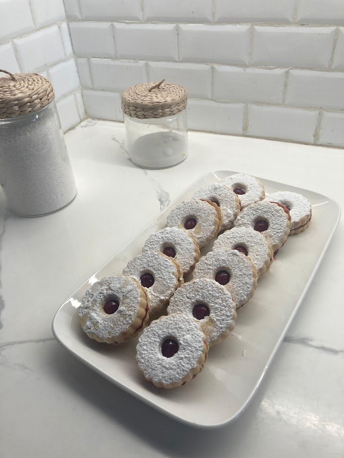 Linzer cookie cutter