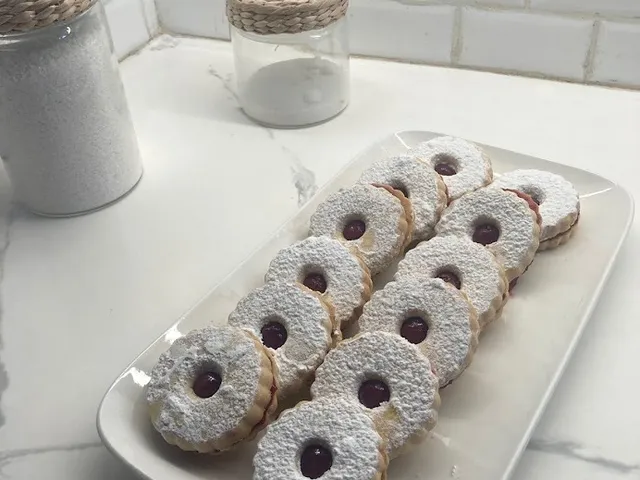 Linzer cookie cutter