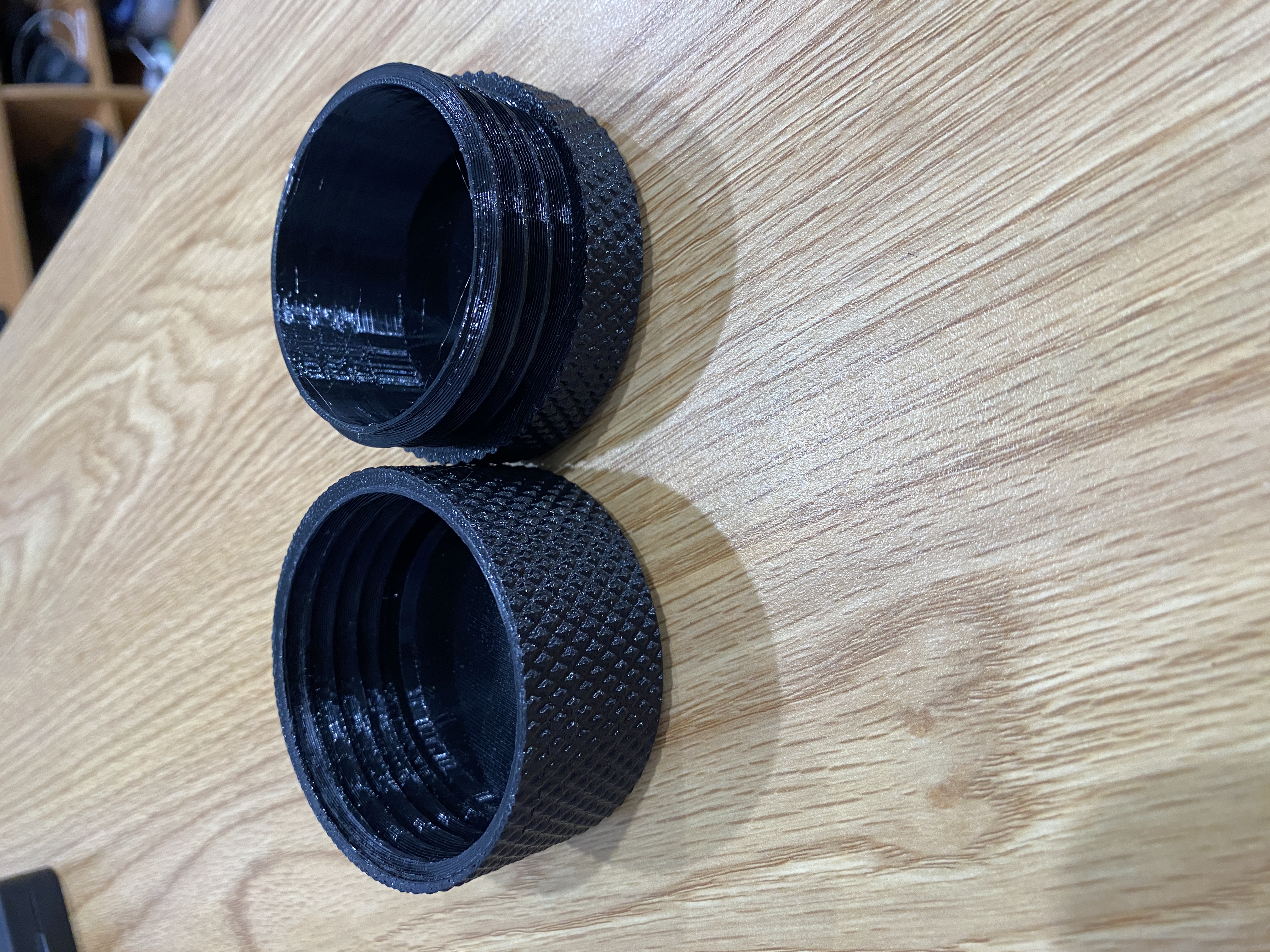 Miniatura 2 do modelo 3D Threaded Knurled Container