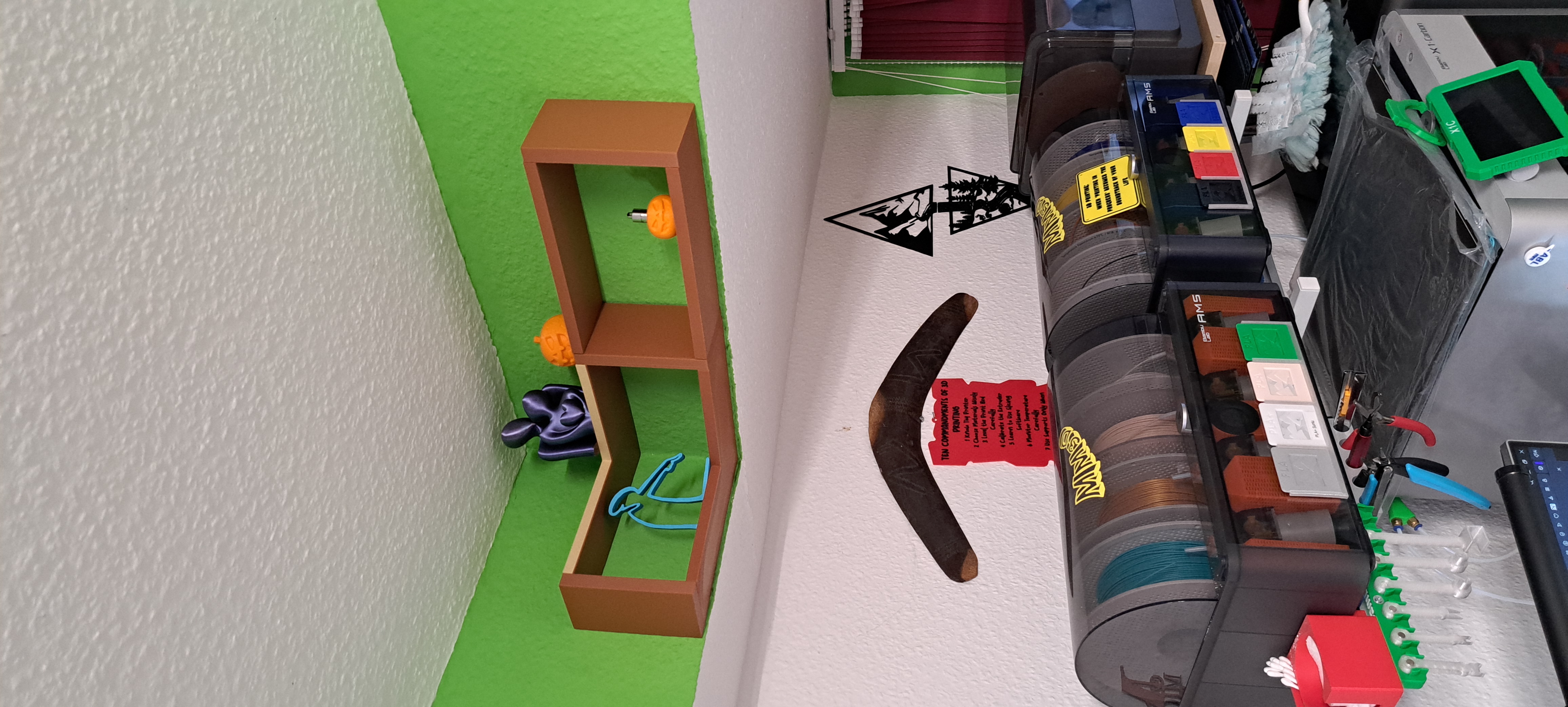 Modern Modular Corner Shelf – Flexible Wall Mount Design — thumbnail 3