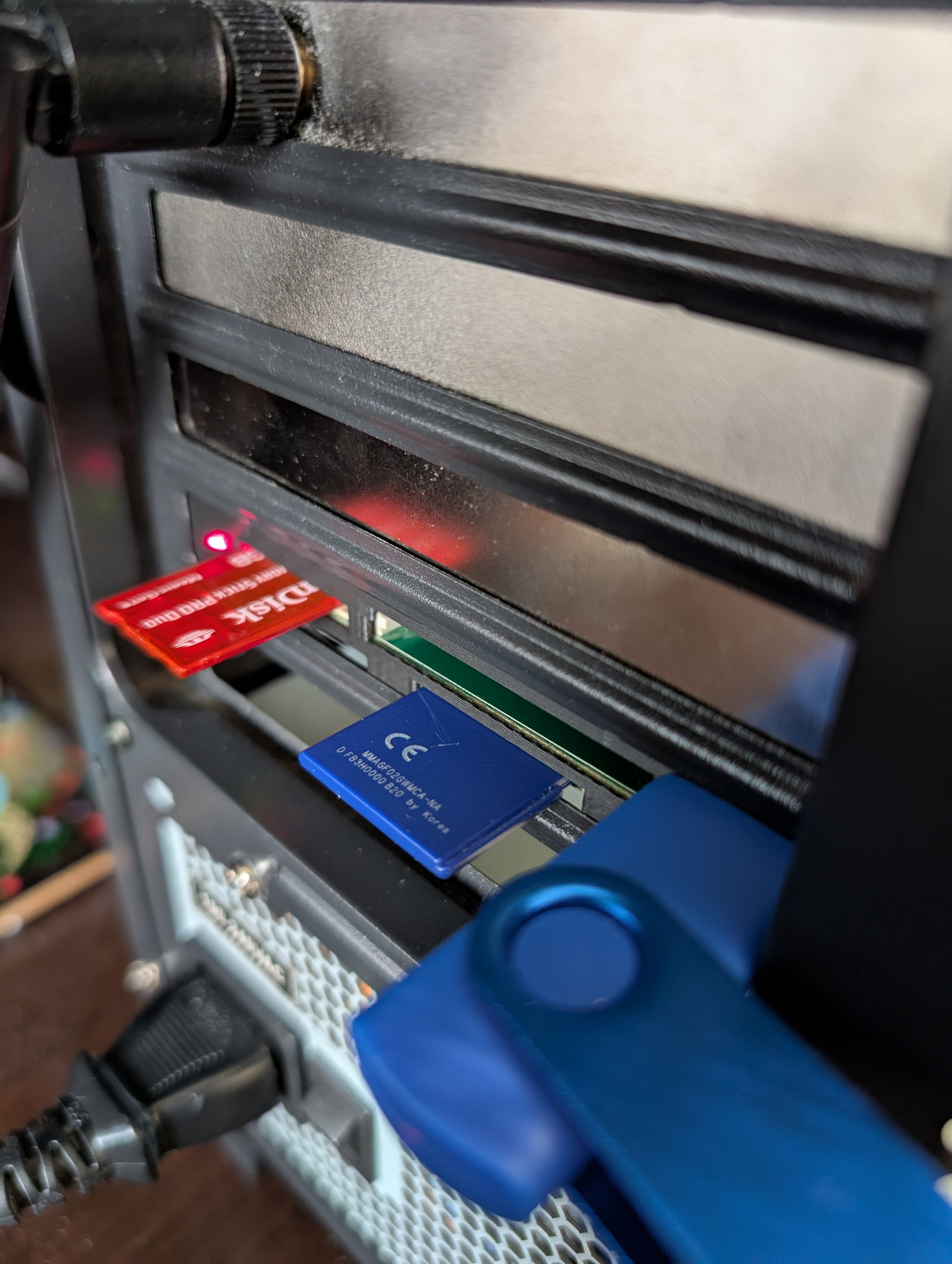 Front Panel Memory Card Reader PCI Slot Bracket — miniatura 5