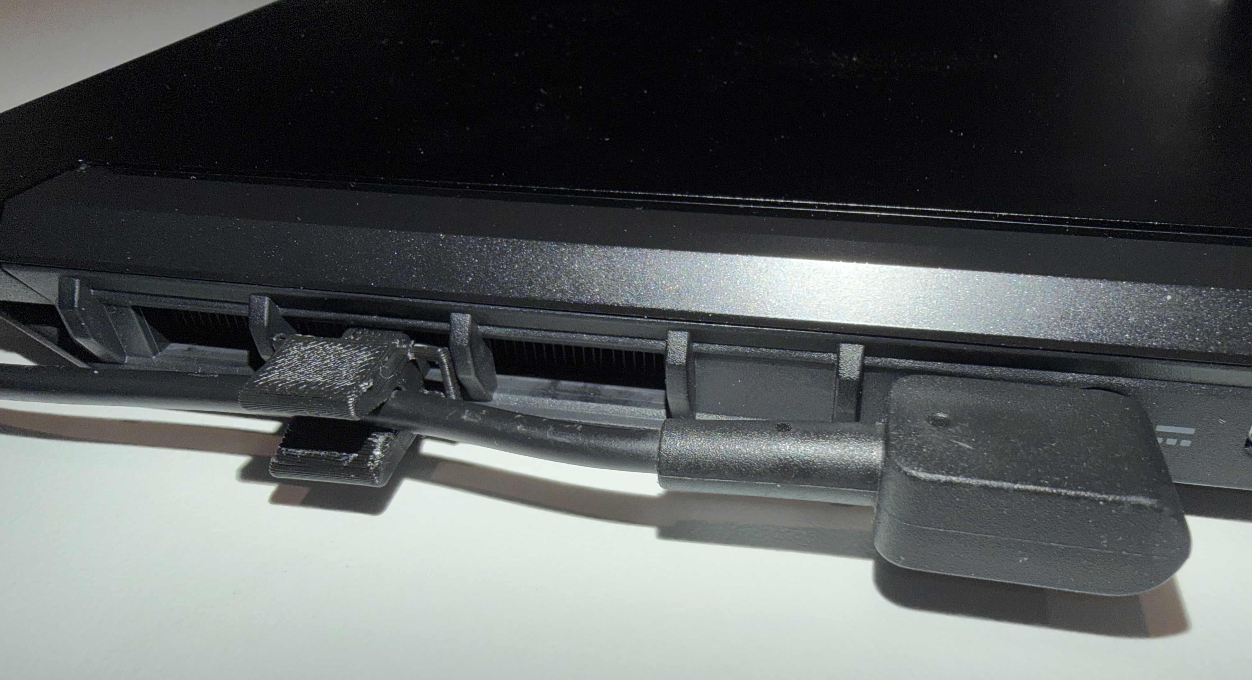 Acer Nitro V16S Power Cable Clip