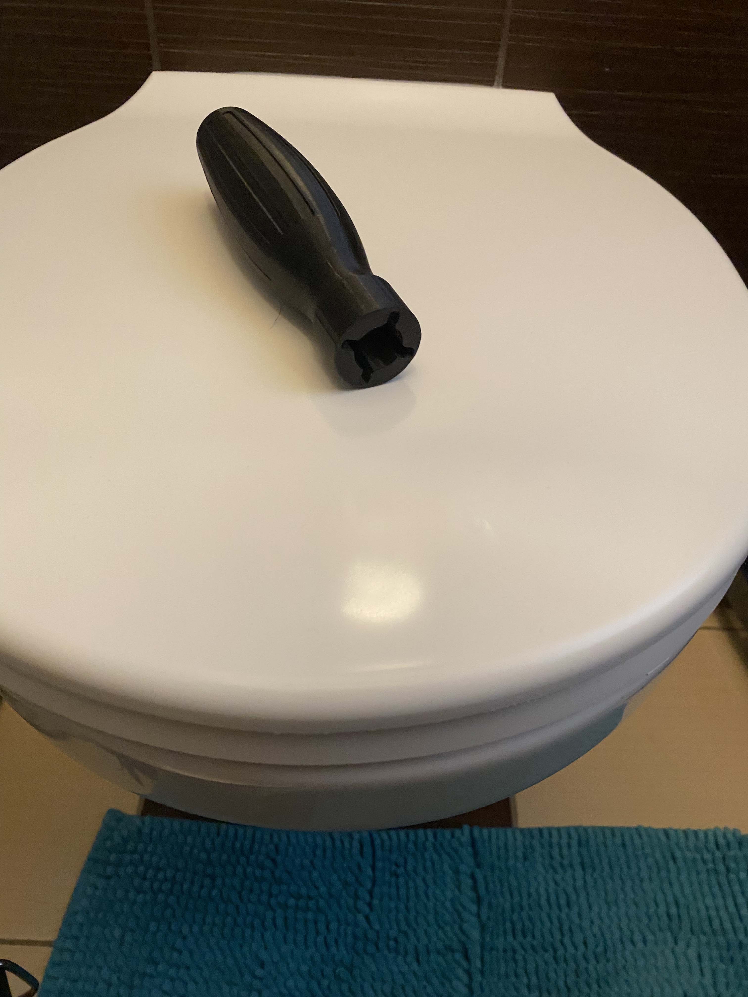 Tool for IKEA toilet seat. by look.for Download free STL model