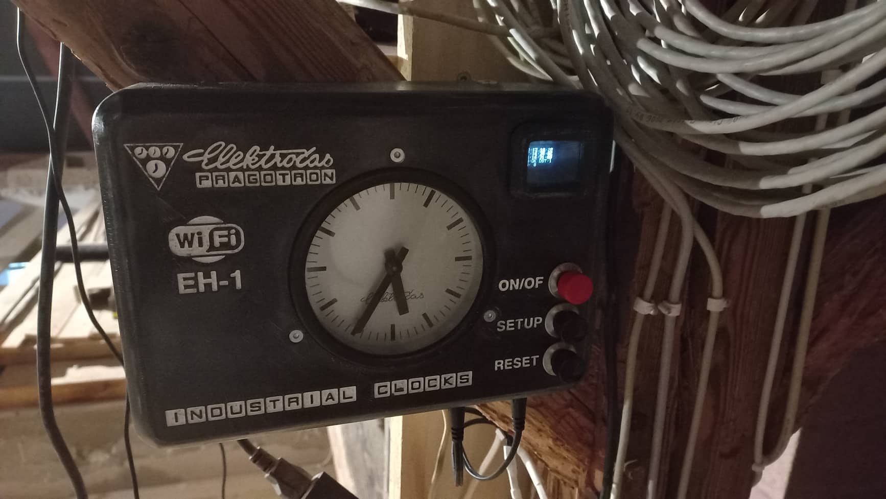Case for generator of the pulse for Pragotron/Elektrocas/IBM clocks 24V