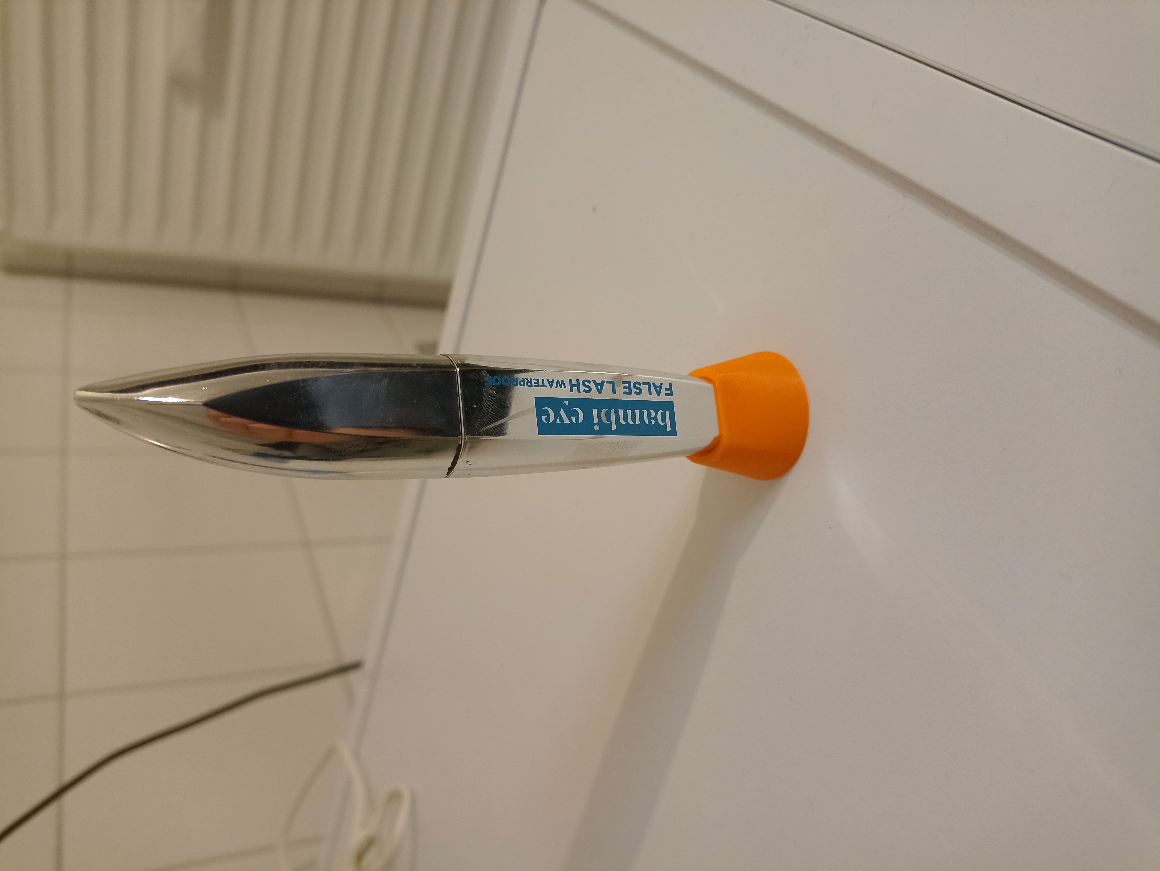 Stand for L'Oreal BAMBI EYE false lash Mascara