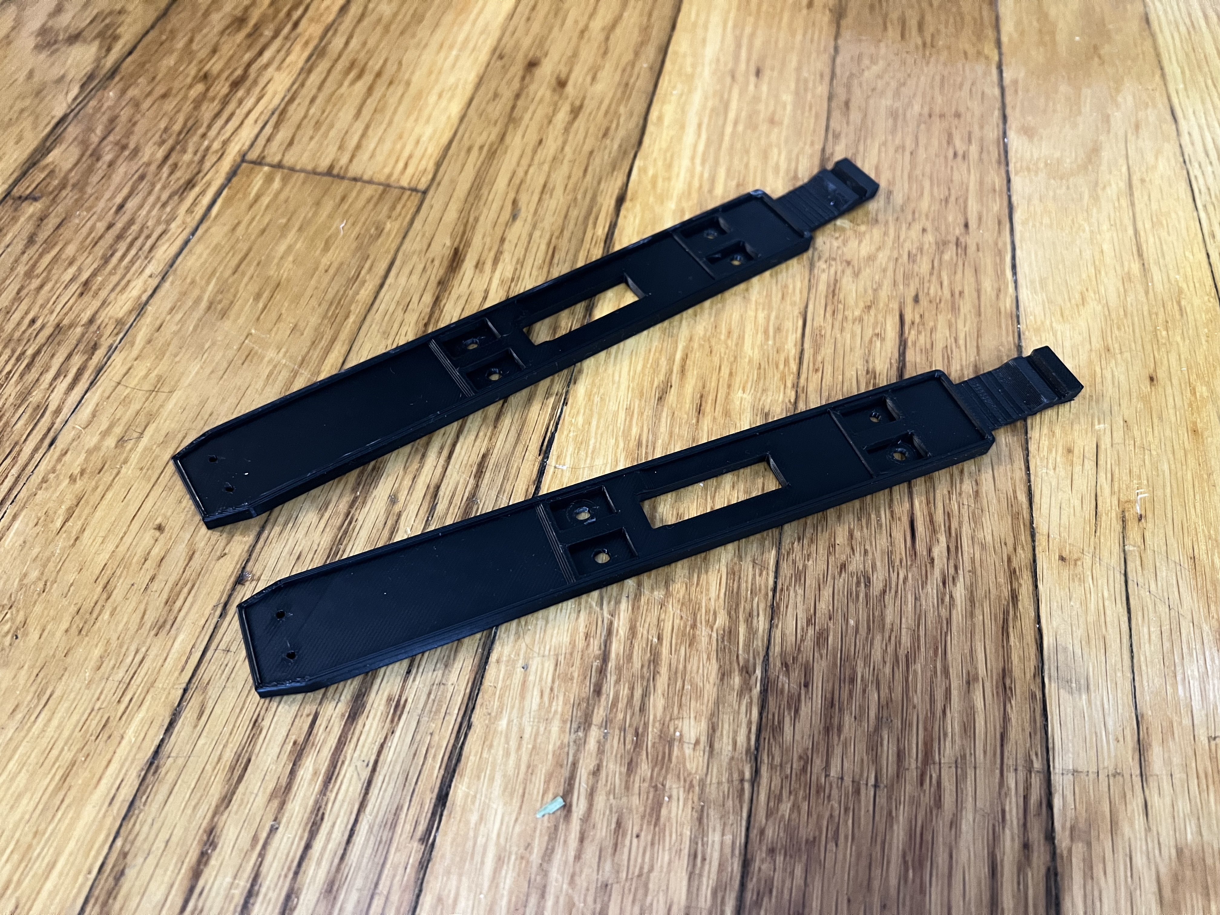 5.25" Drive Rail for Macintosh IIvi, IIvx, Quadra/Centris 650, and Power Macintosh 7100 Series