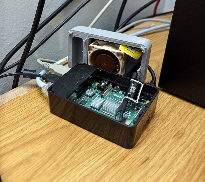 Raspberry pi 4 canakit case 40mm fan adapter von natepichler