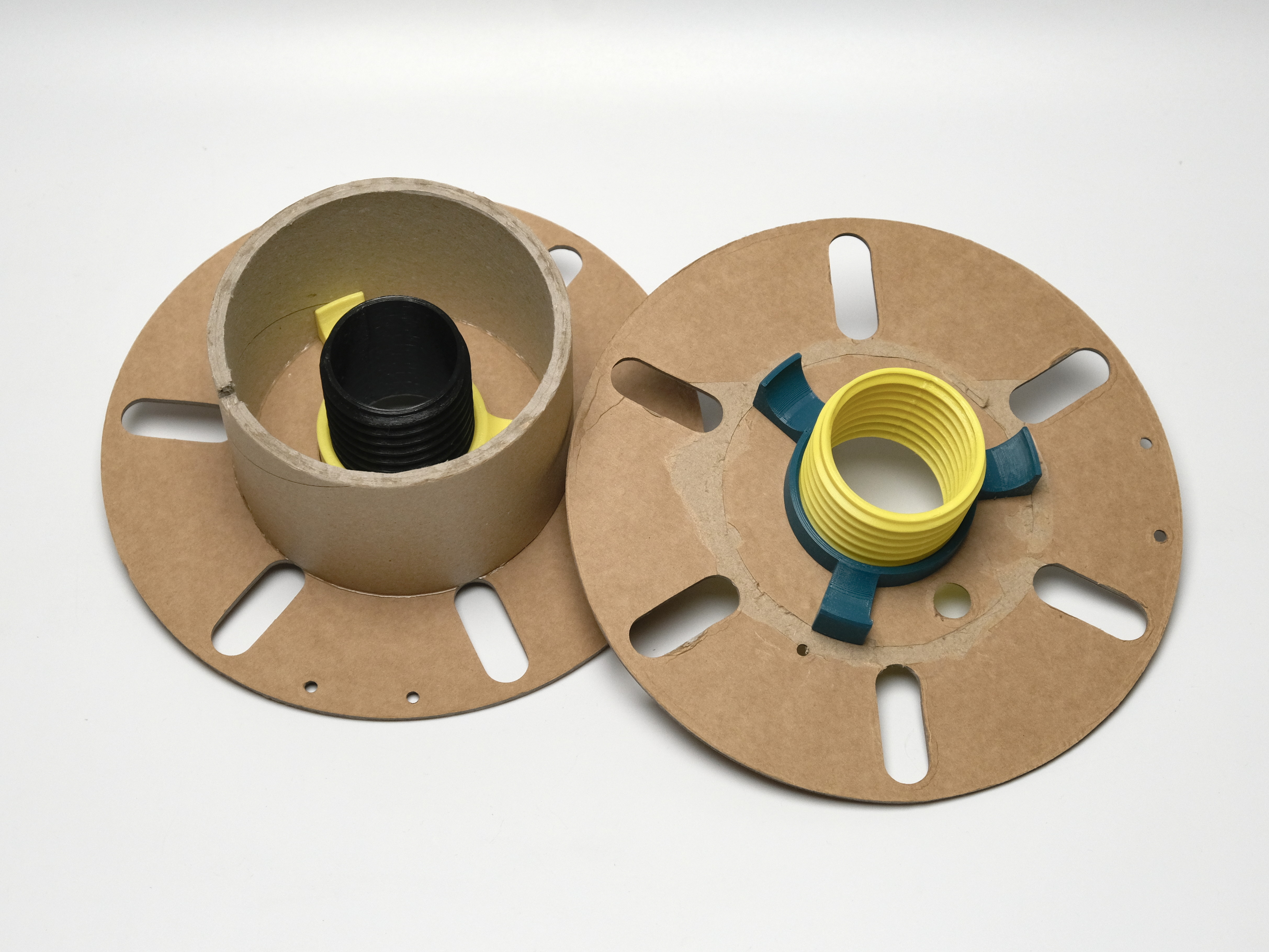 Miniatura 4 do modelo 3D Threaded MasterCore / Cardboard Spool Joiners