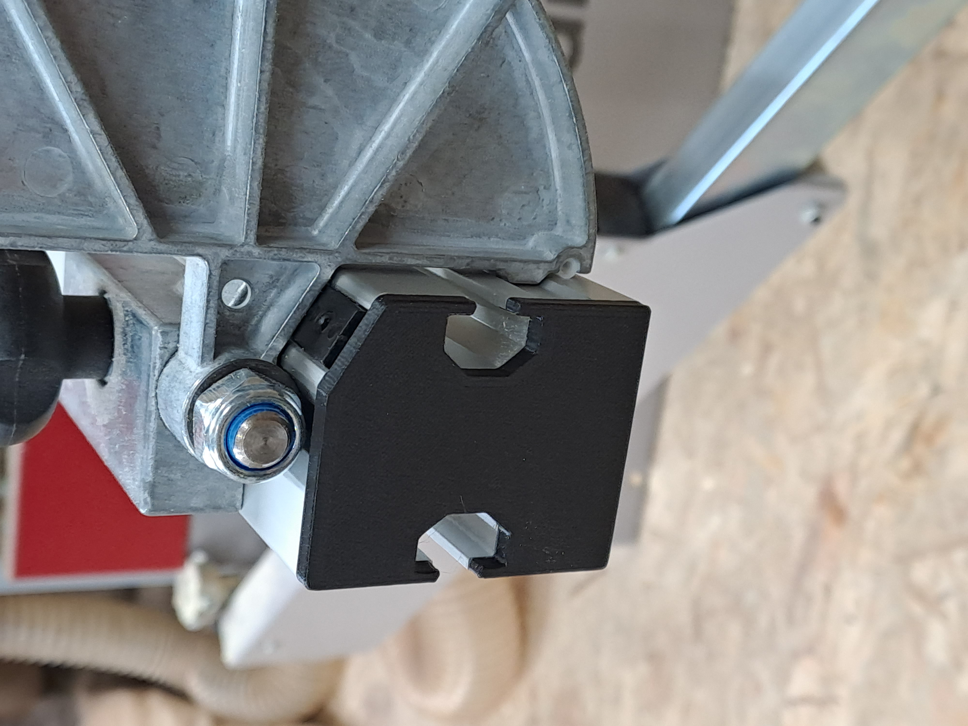 cross cut fence end cap (Hammer K3/B3/C3/F3)