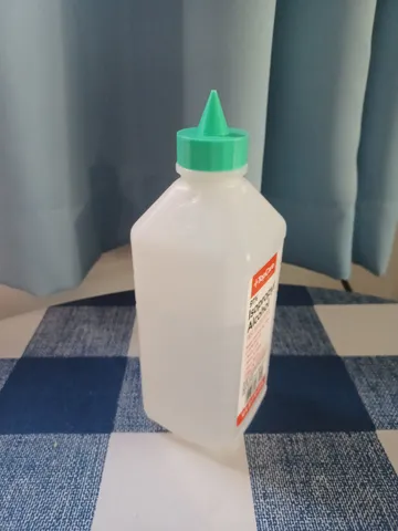 Screw top for alcohol bottle