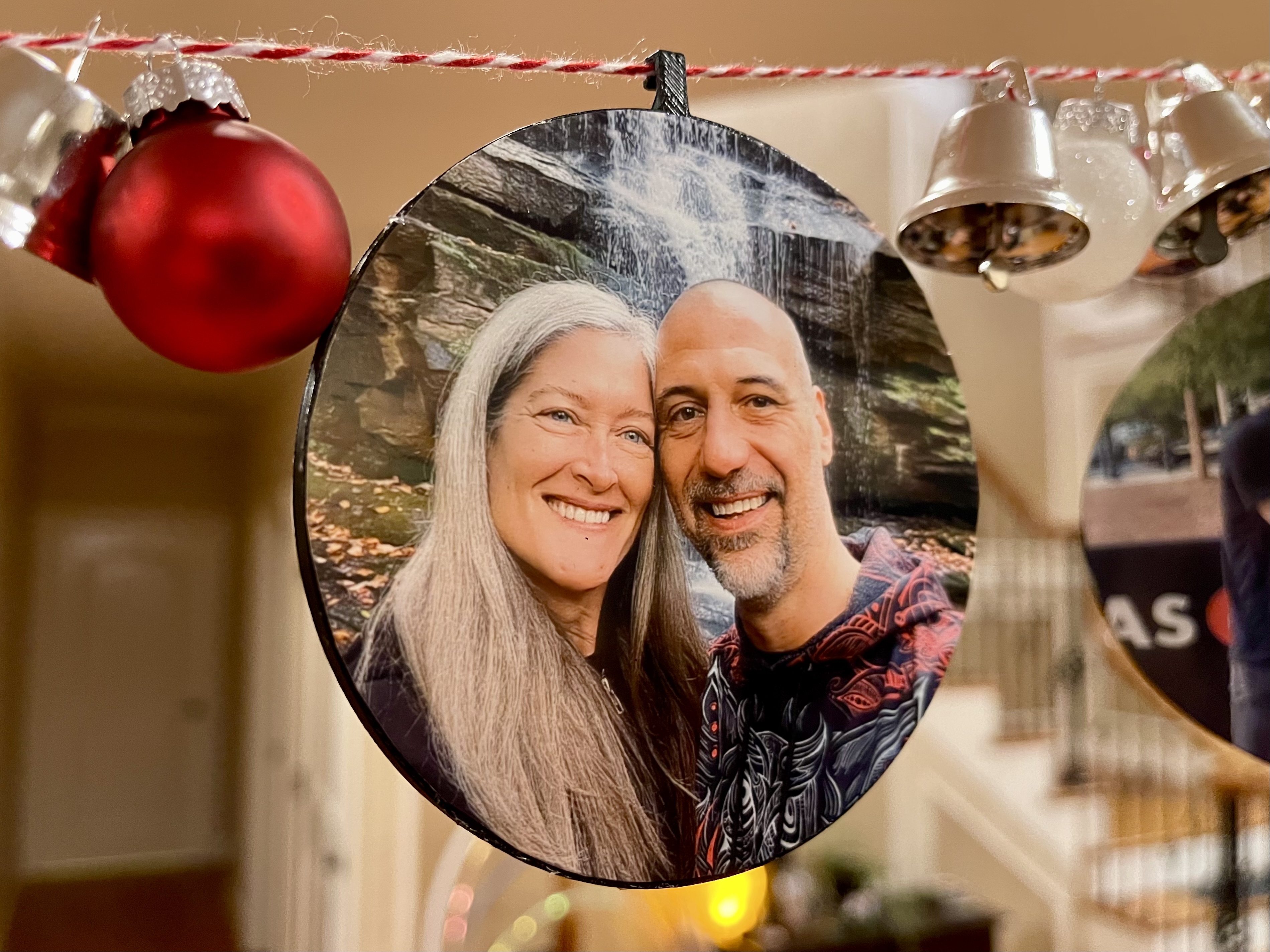 Holiday Photo Hanger