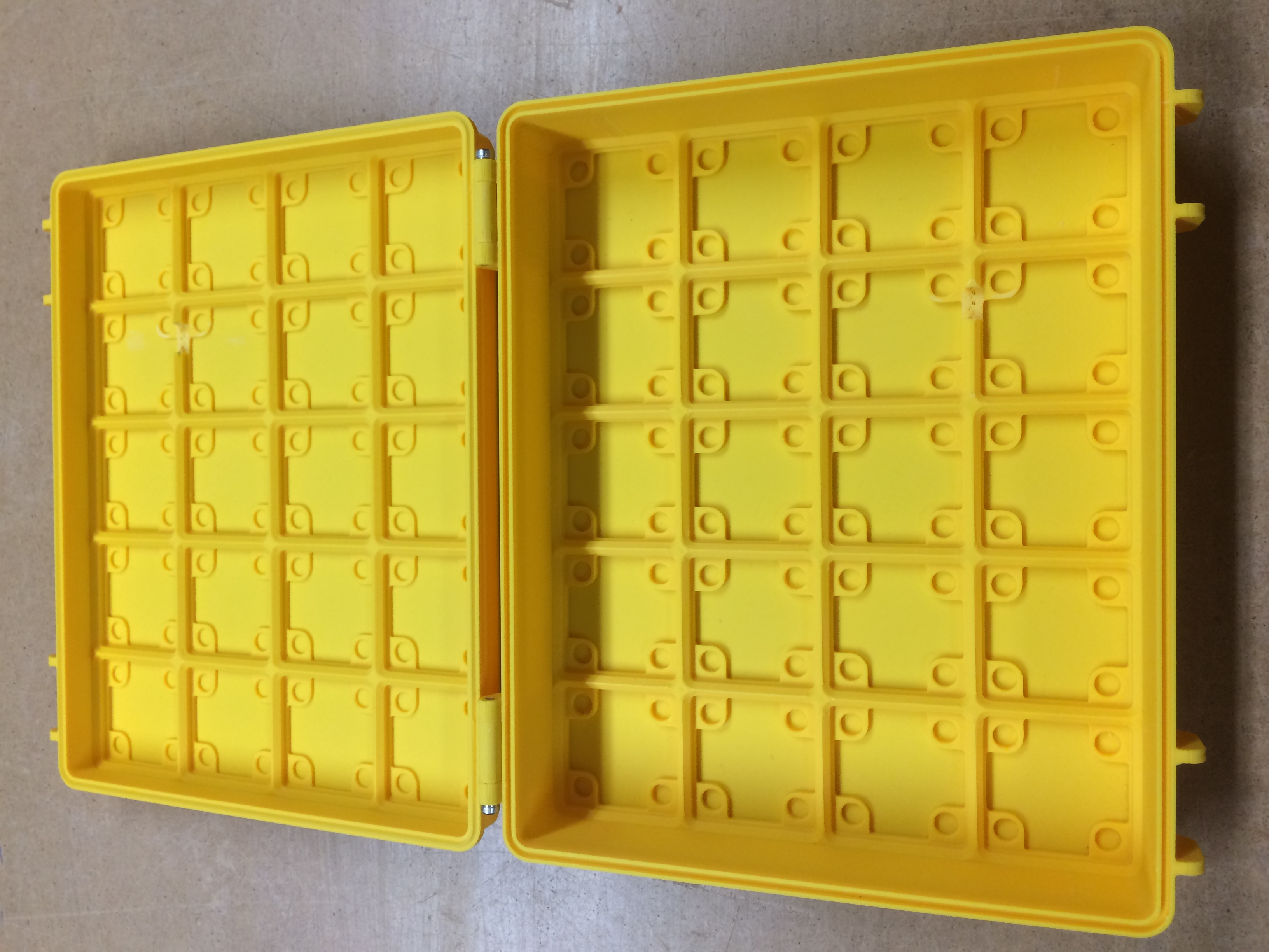 Miniatura 2 do modelo 3D Gridfinity case for Chapman Screwdriver set