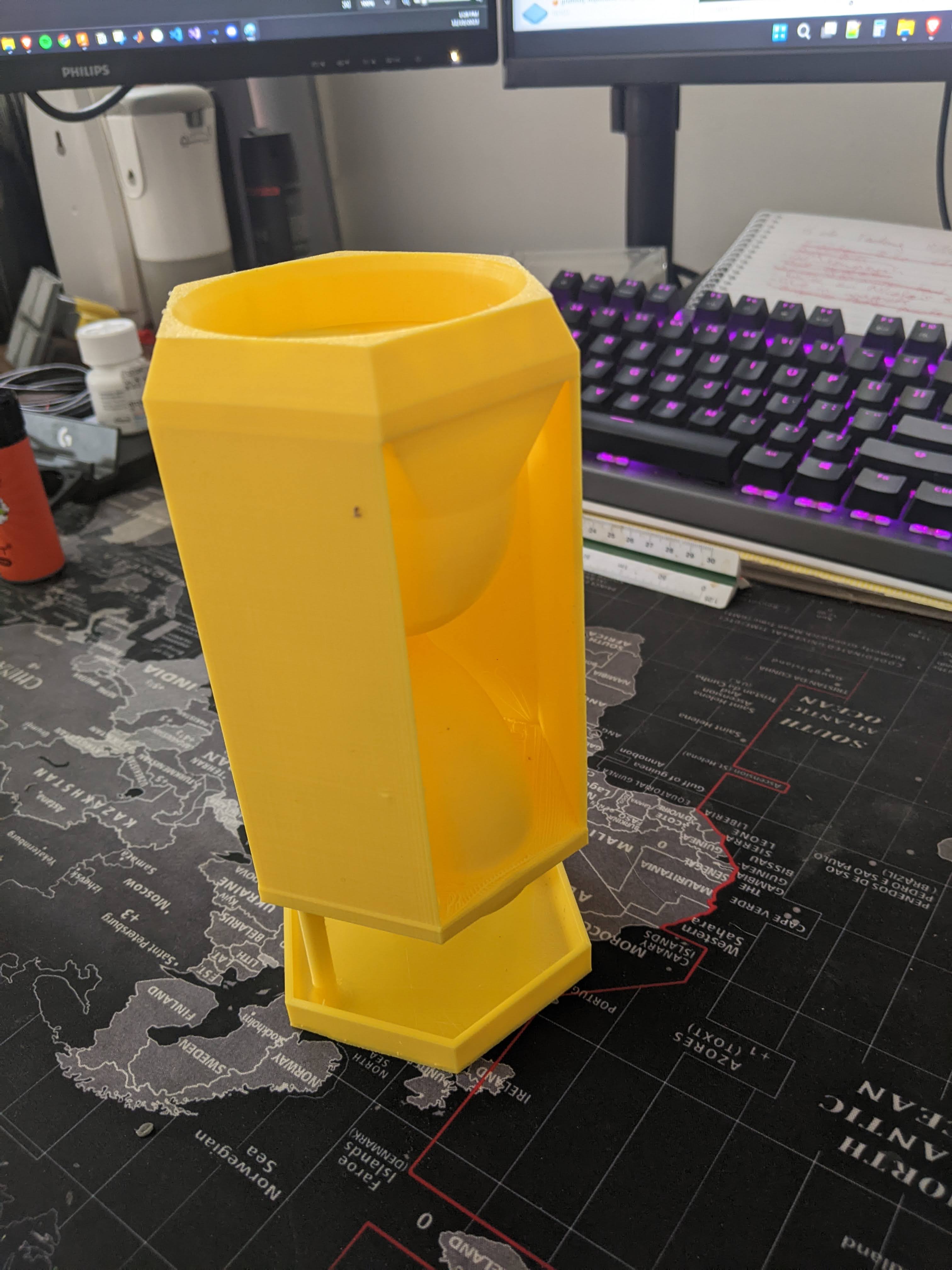 Miniatura 2 do modelo 3D Catan Dice Tower