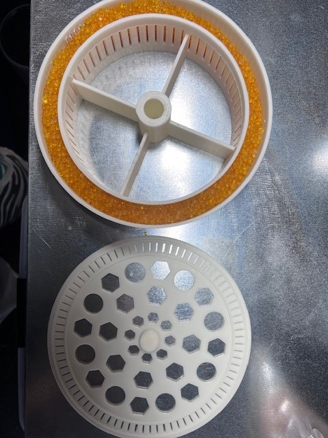 Silica dryer spool