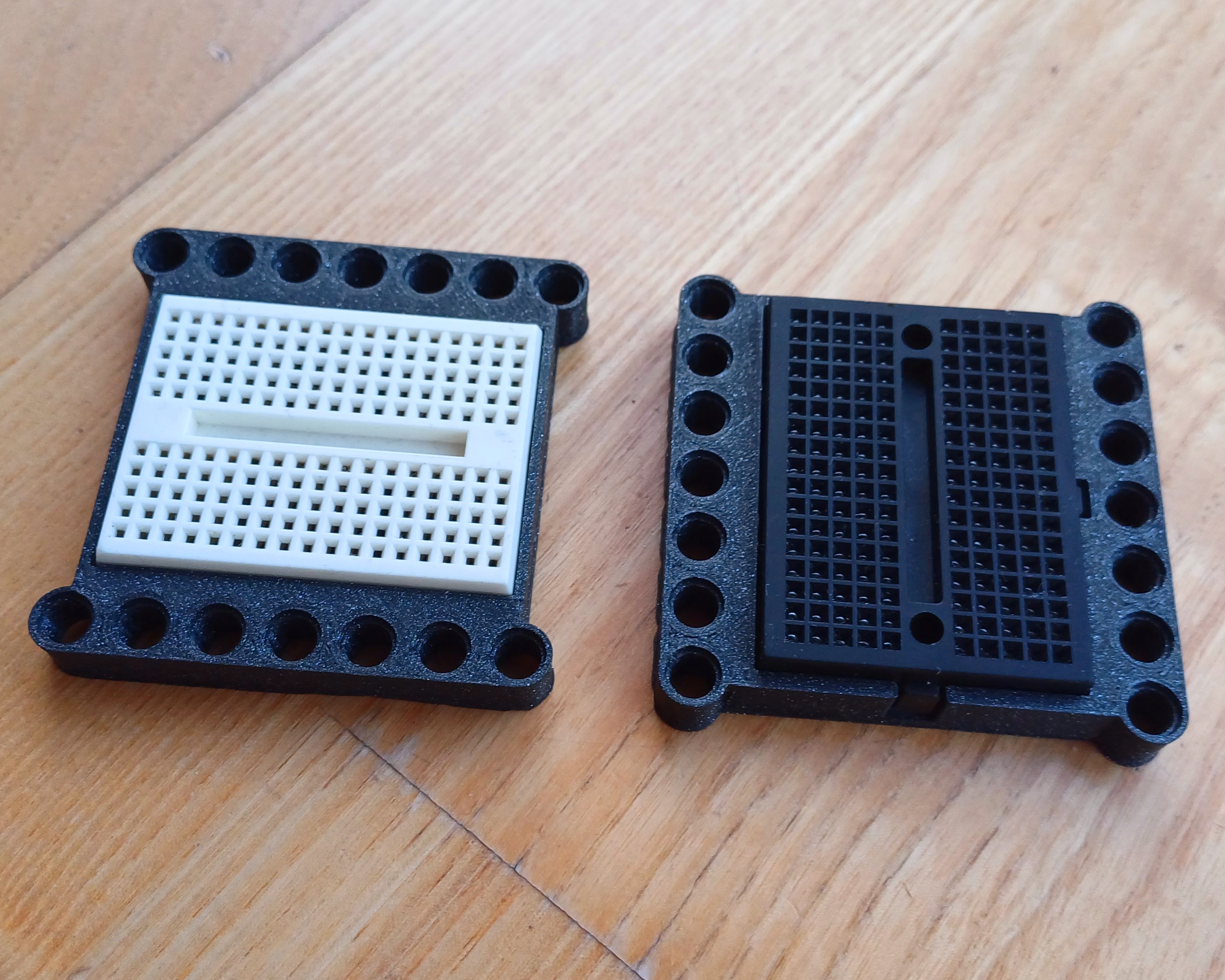 Small breadboard LEGO-compatible mount