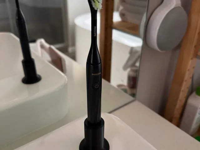 Philips One toothbrush stand