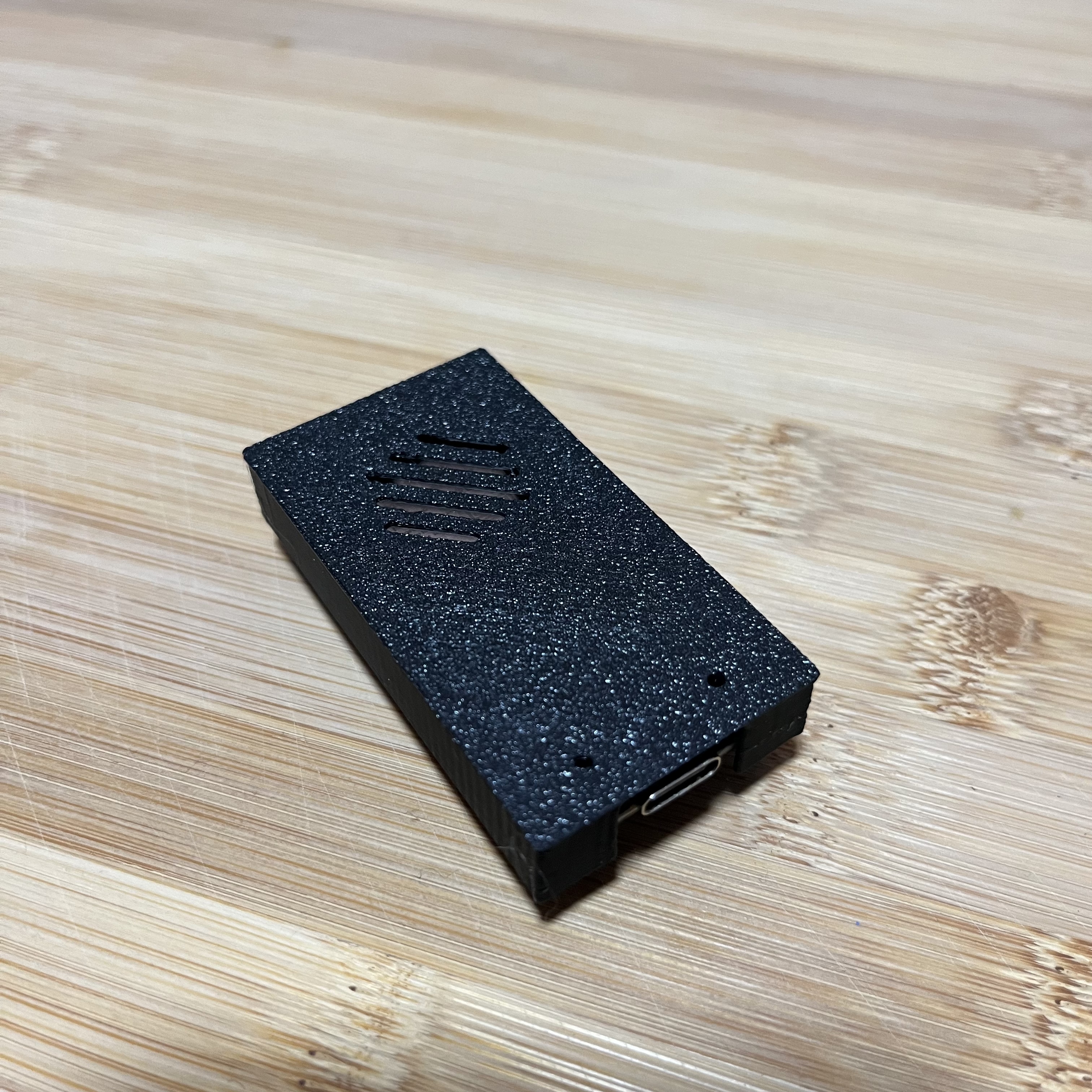 Miniatura 4 do modelo 3D ESP32 Case