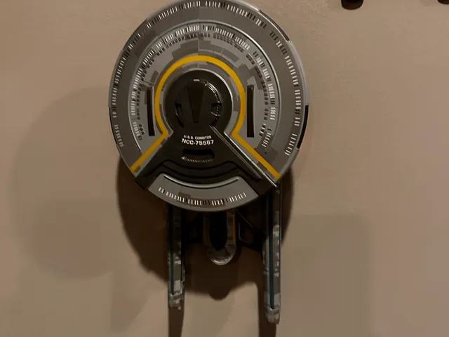 Eaglemoss Star Trek Cerritos Wall Mount