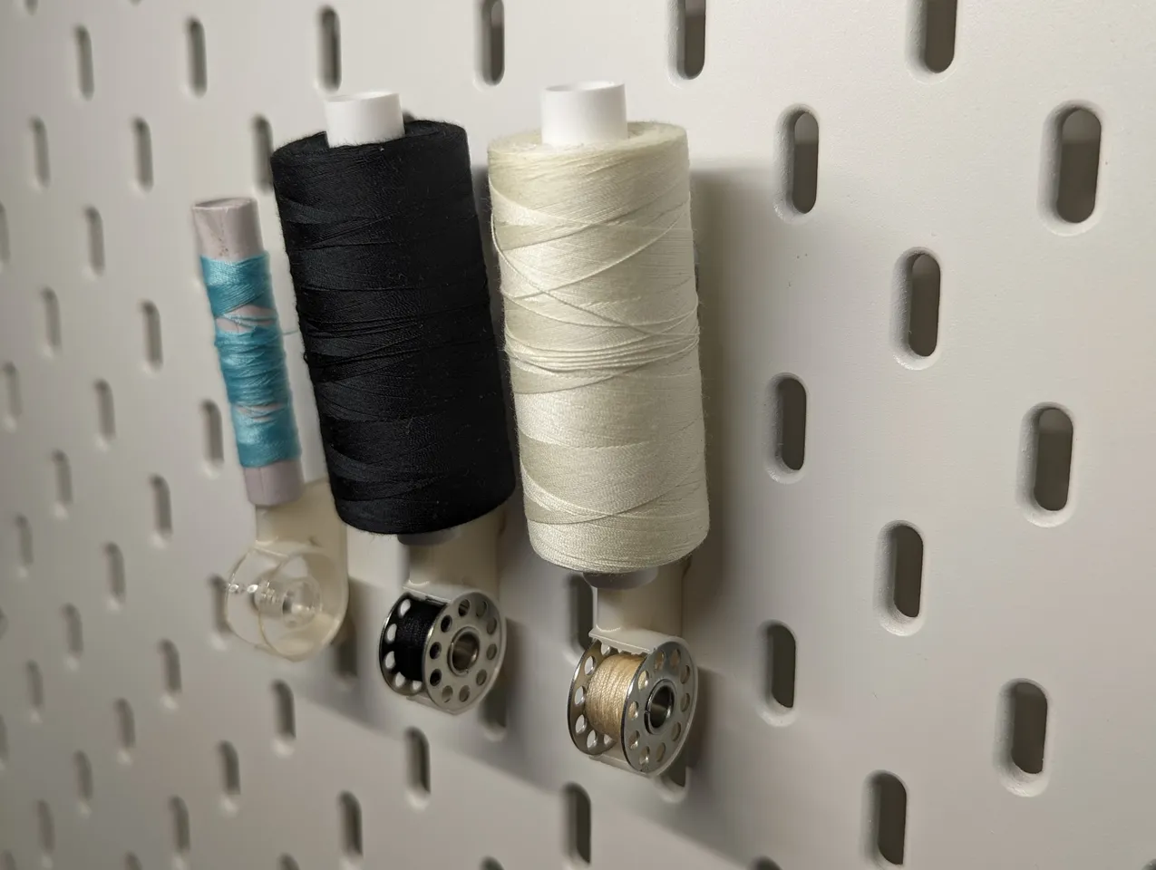 Sewing Thread and Bobbin Holder (IKEA Skadis) by maxwxyz, Download free  STL model