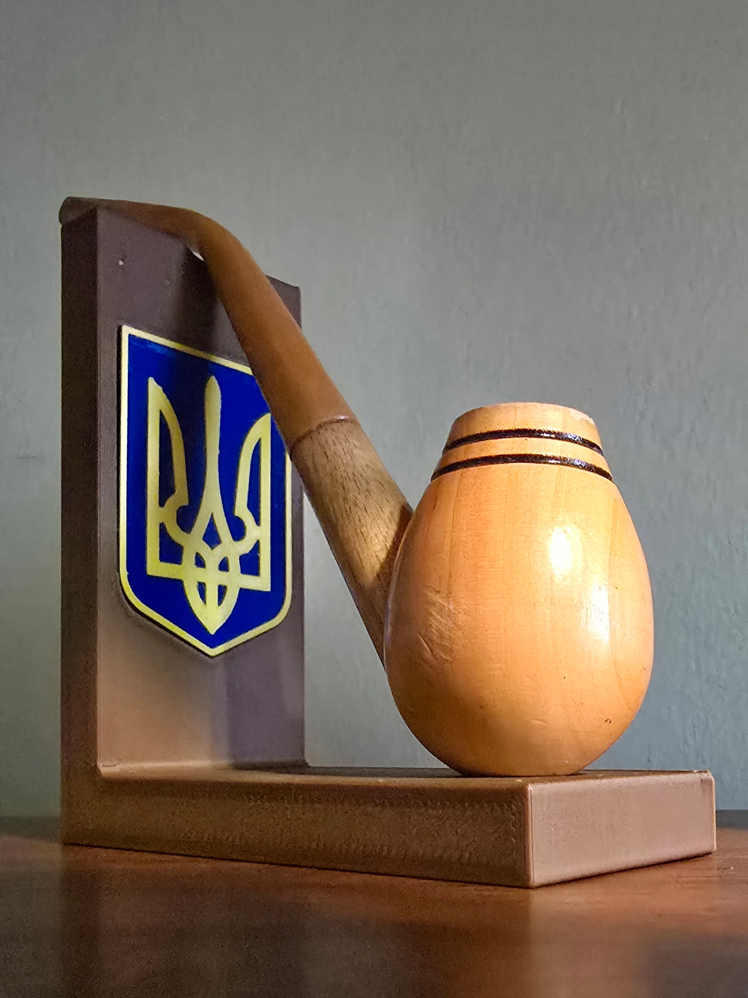 Ukrainian Pipe Stand