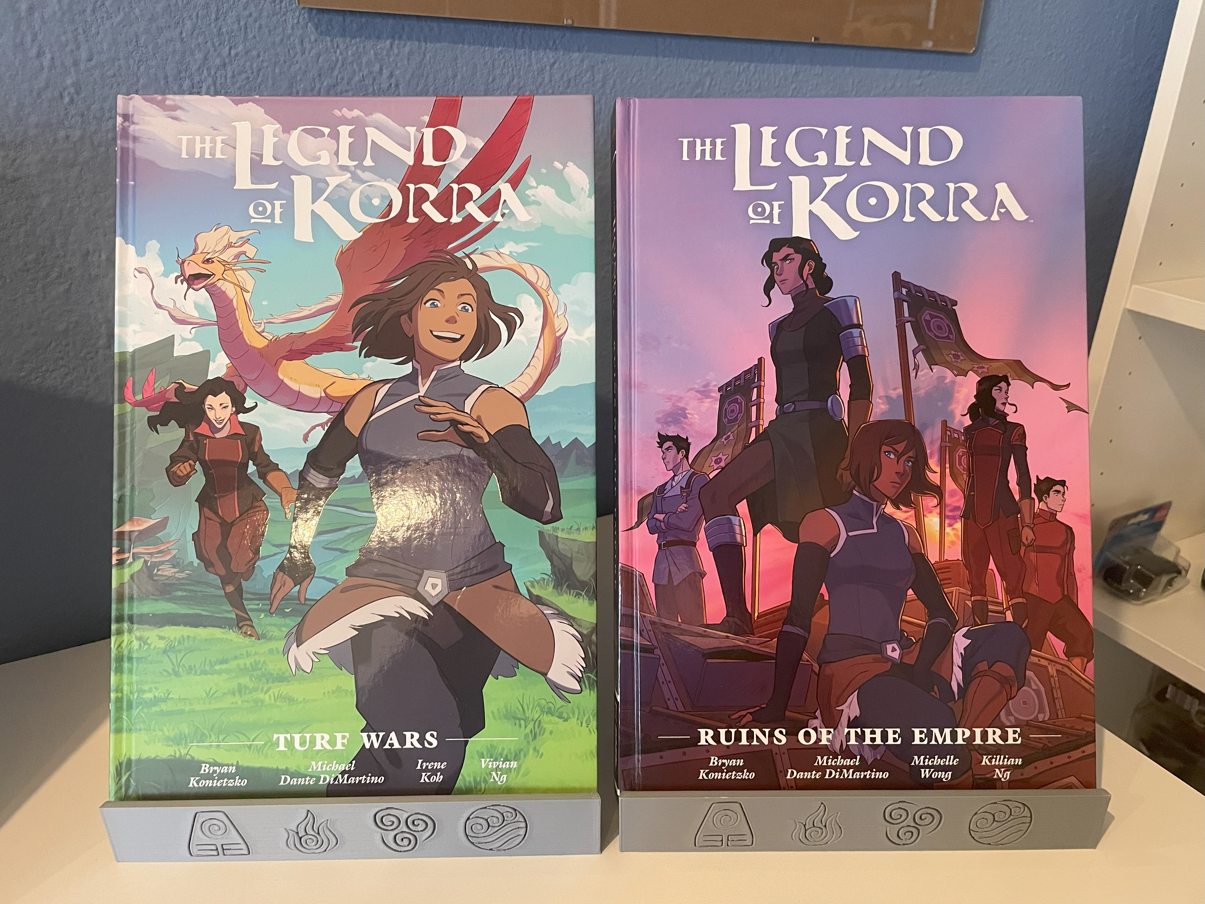 Book display stand TLOK Comic Library Edition