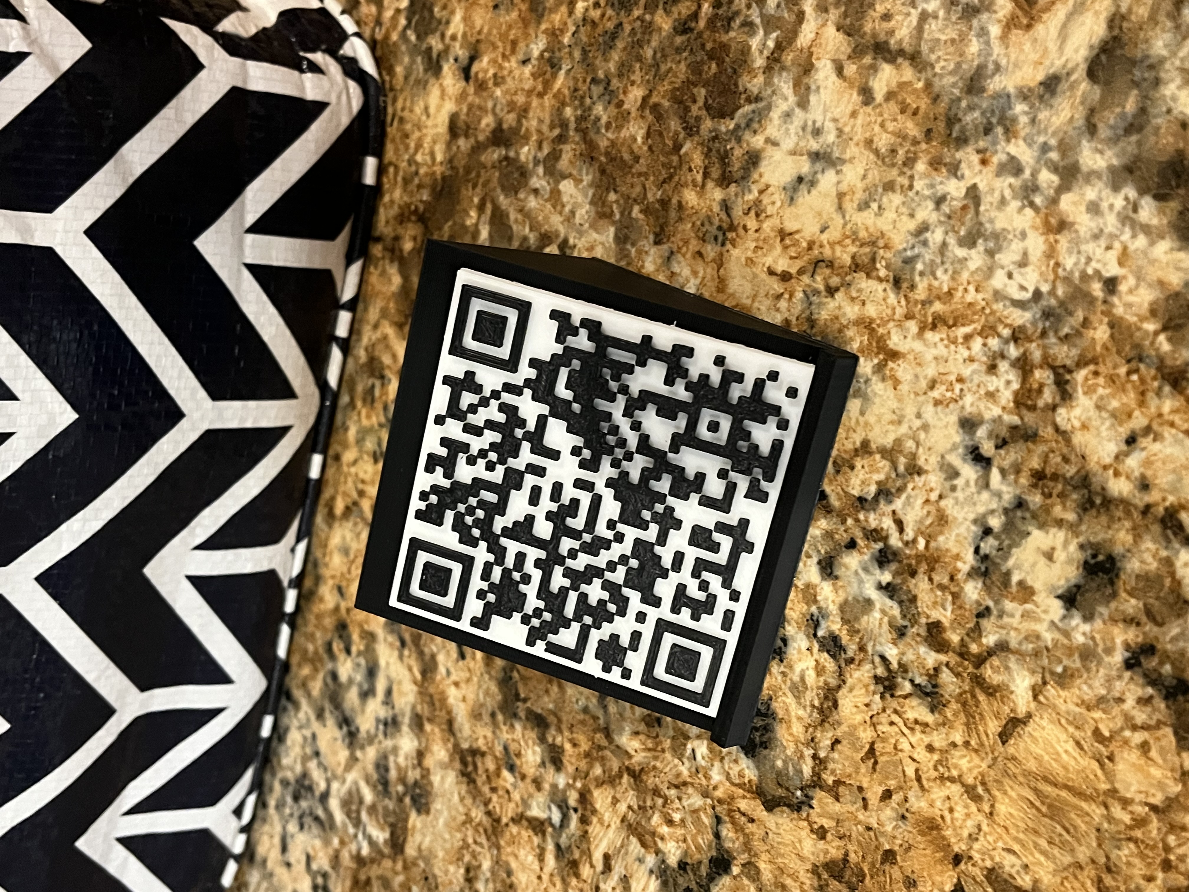 Miniatura 5 do modelo 3D Customizable Wi-Fi QR code