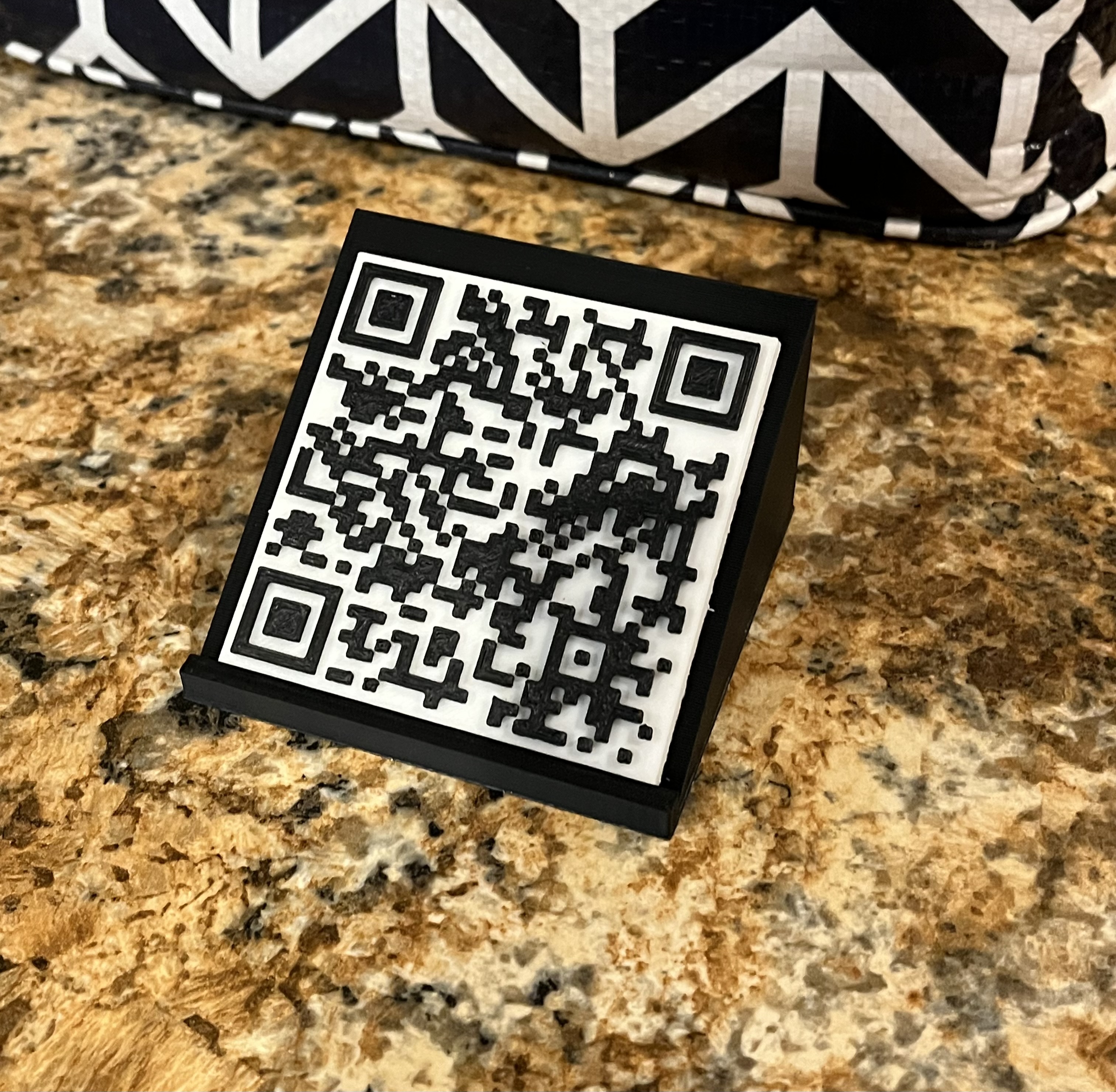Customizable Wi-Fi QR code
