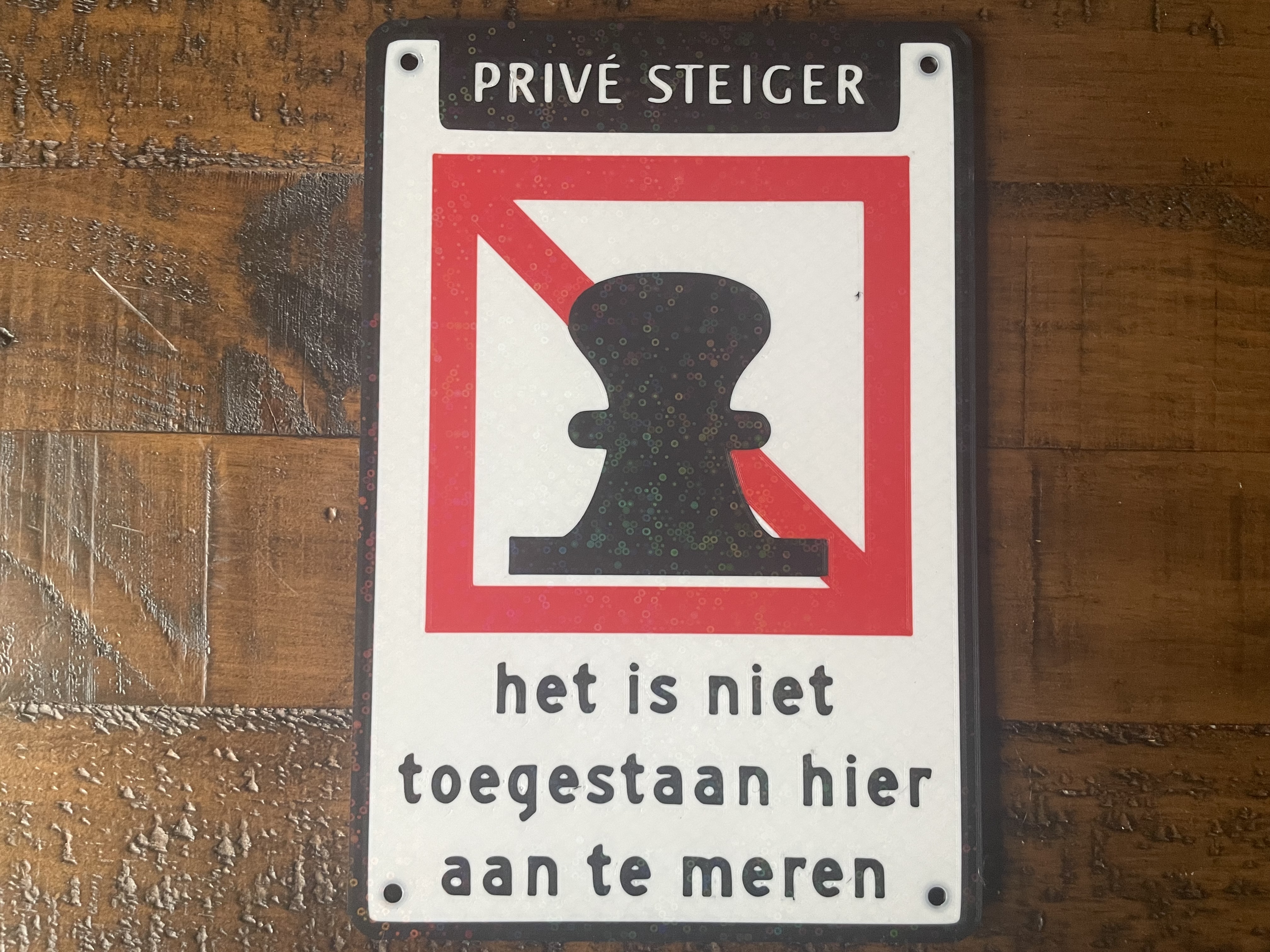 Bord Verboden aan te meren