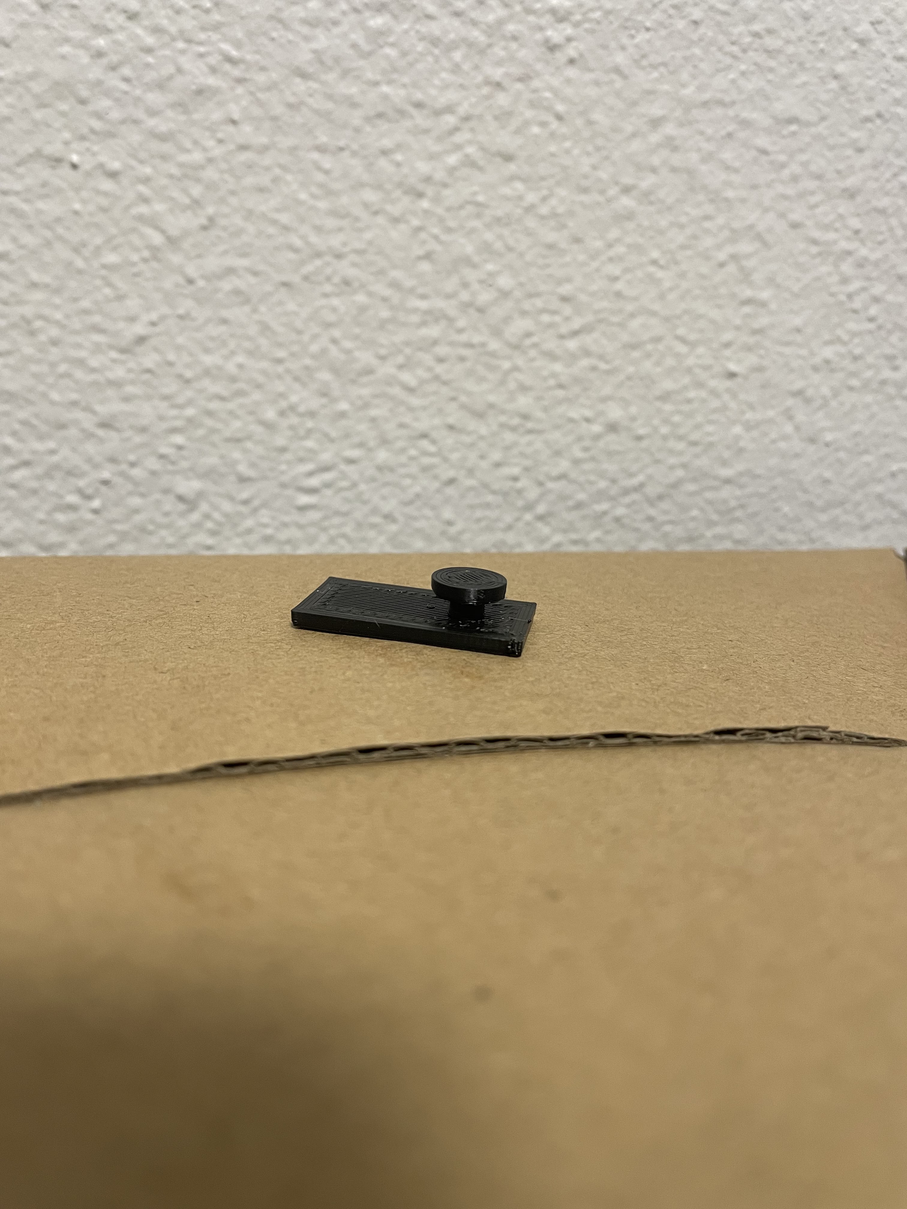Keyhole Mount for Command strip