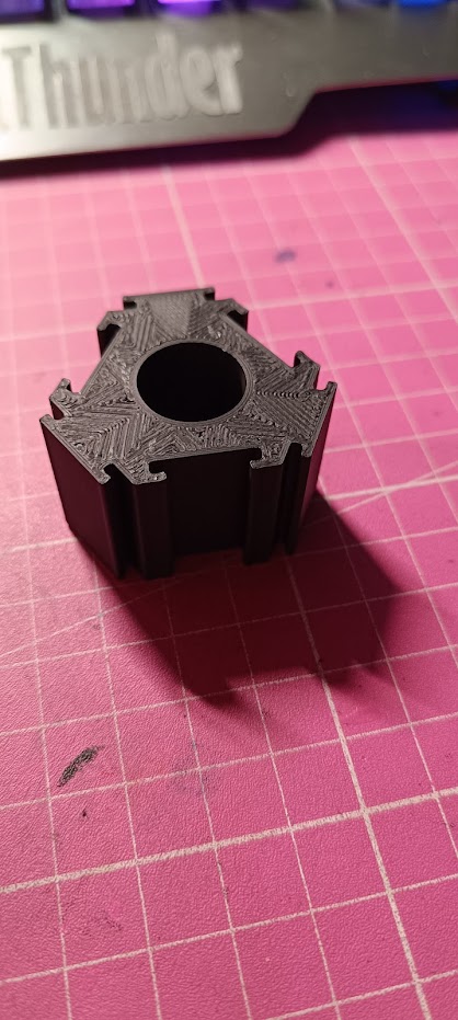 Hexagon Stand für Olight i3T EOS by Marlene | Download free STL model ...