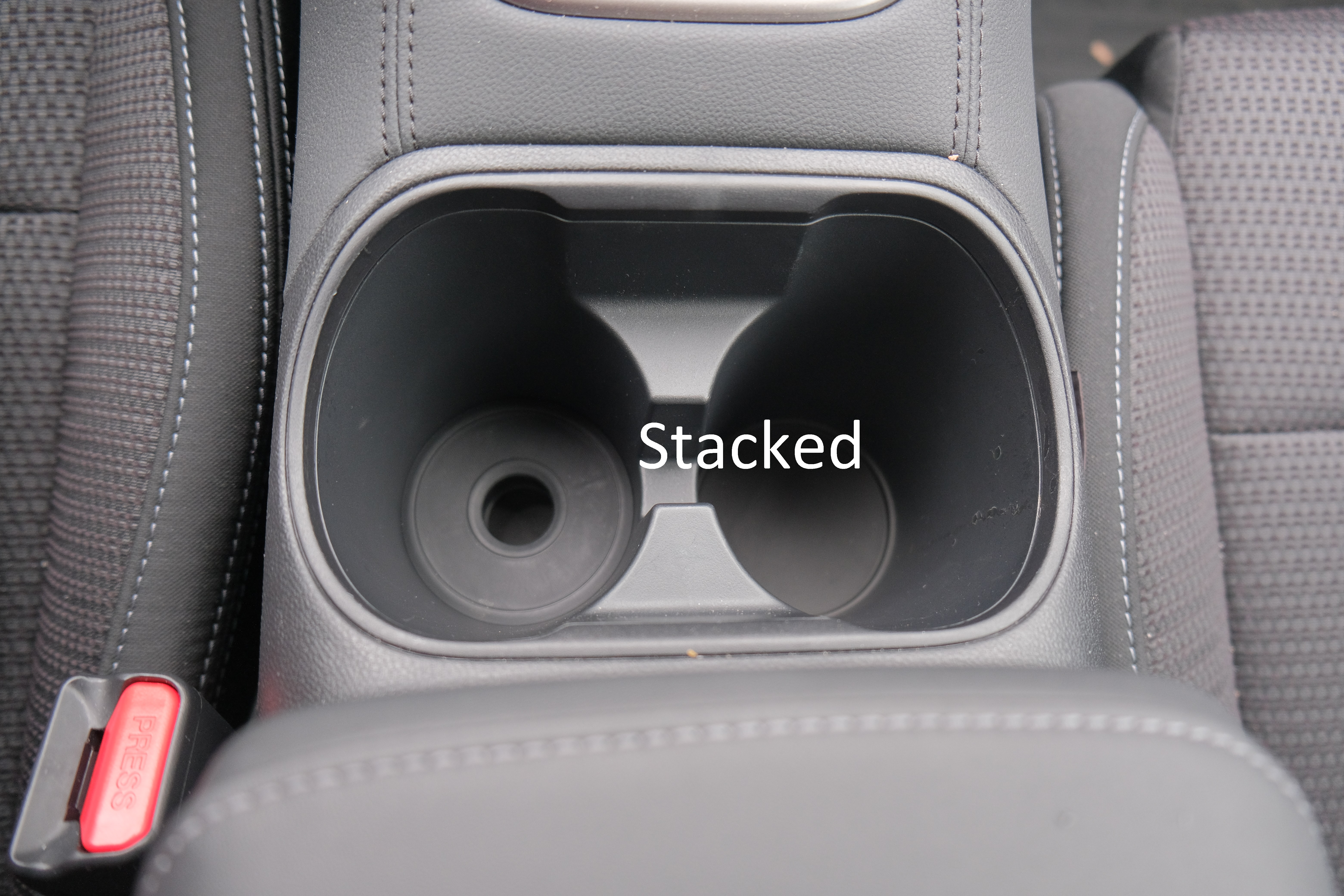 Miniatura 5 do modelo 3D Subaru Outback Cupholder Riser (Stacking)