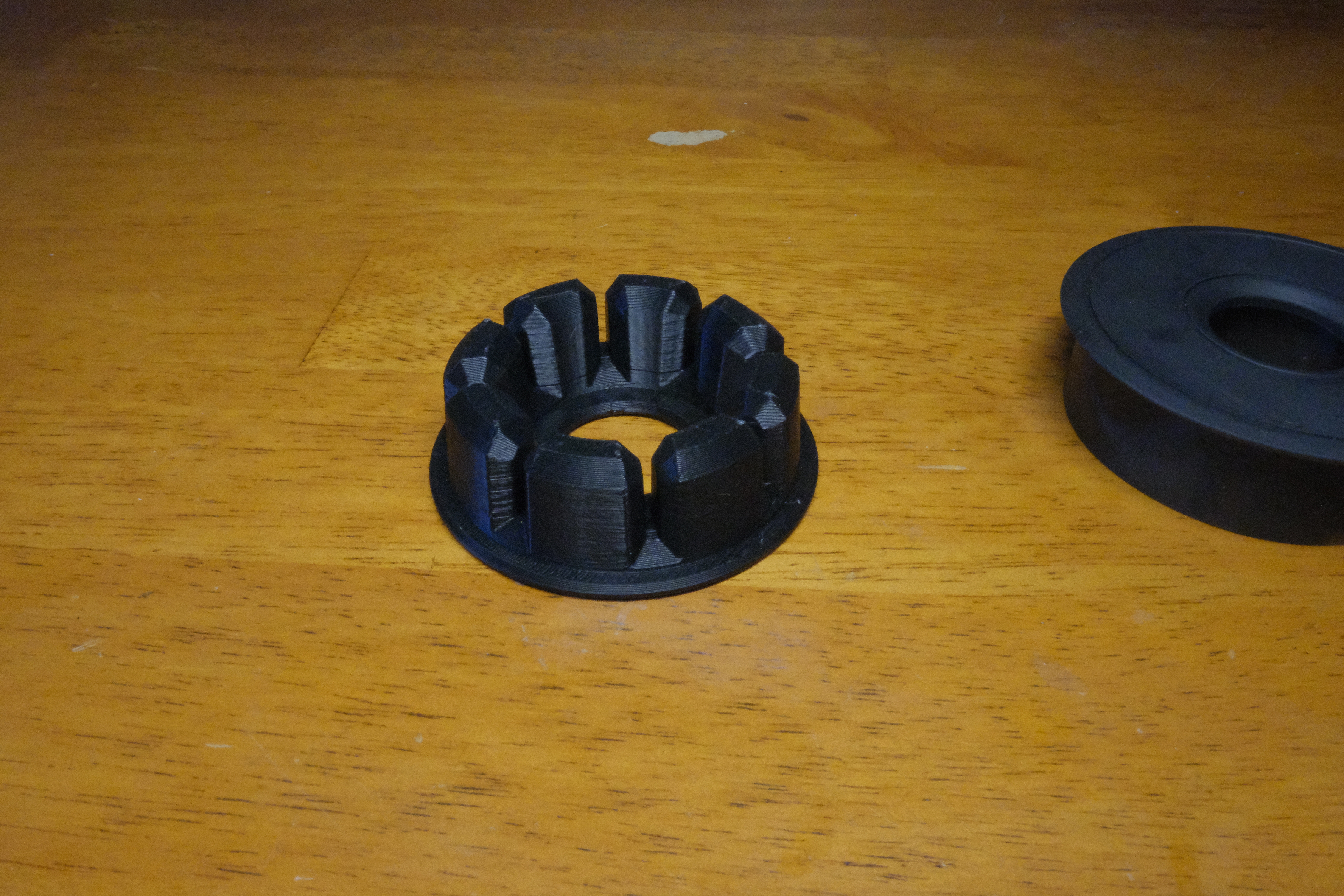 Miniatura 2 do modelo 3D Subaru Outback Cupholder Riser (Stacking)