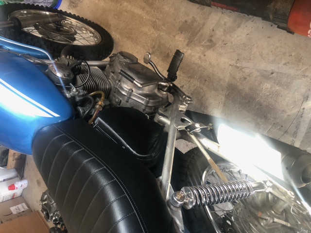 Compatible with Honda SL 350 Side Covers