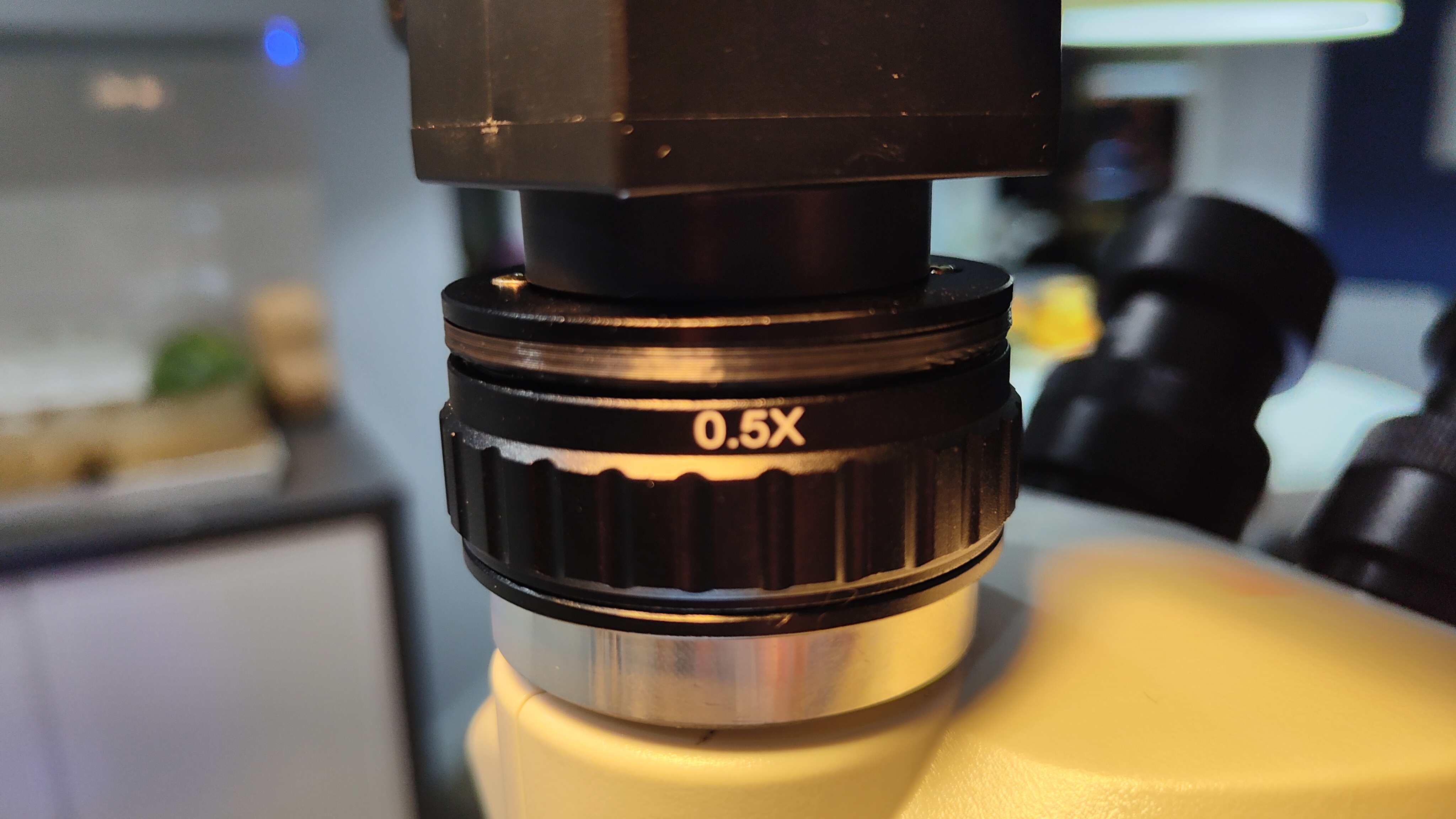 Trinocular Microscope monitor adapter for fixing focus