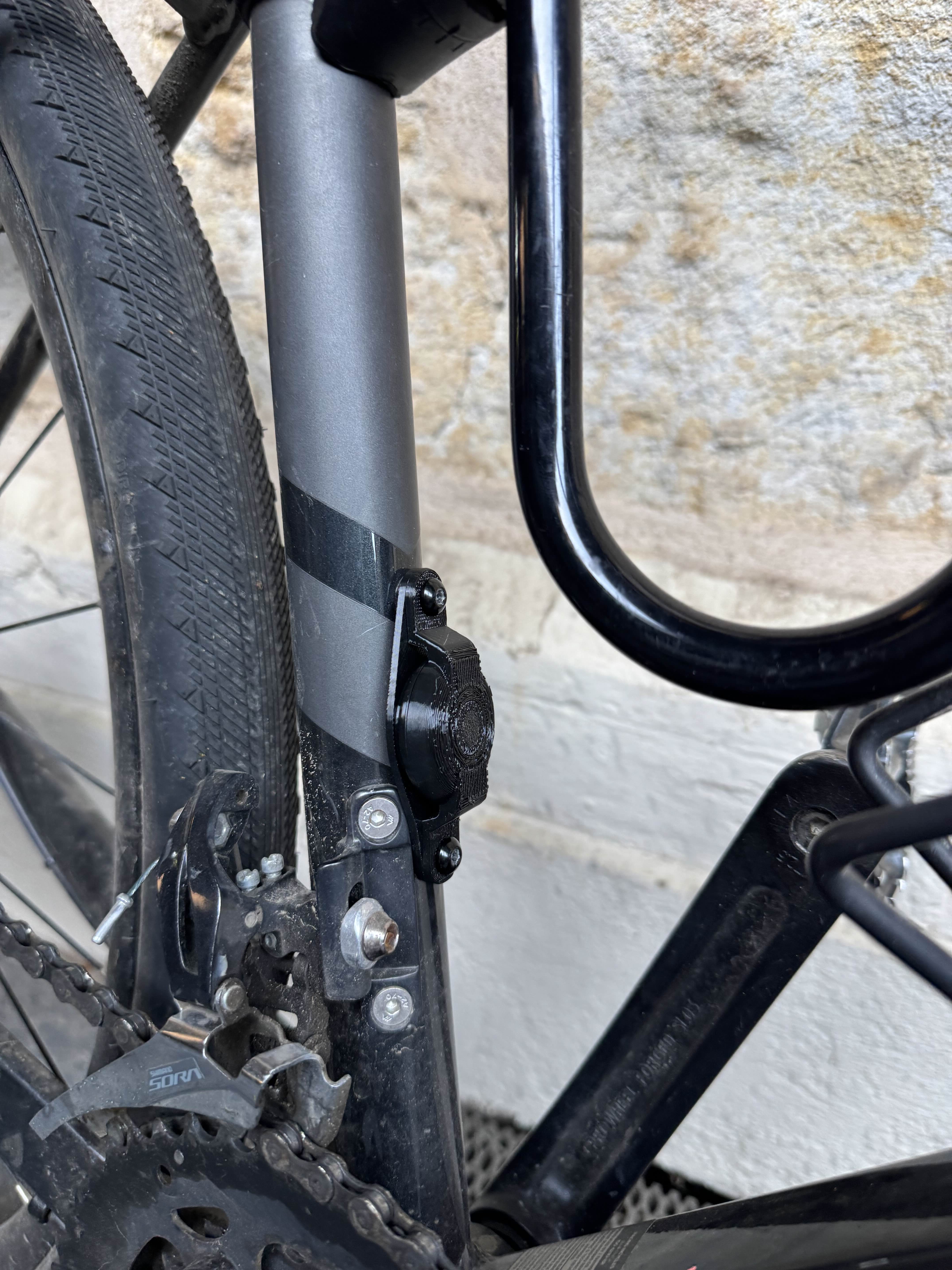AirTag Holder for Bikes - Drink Bottle