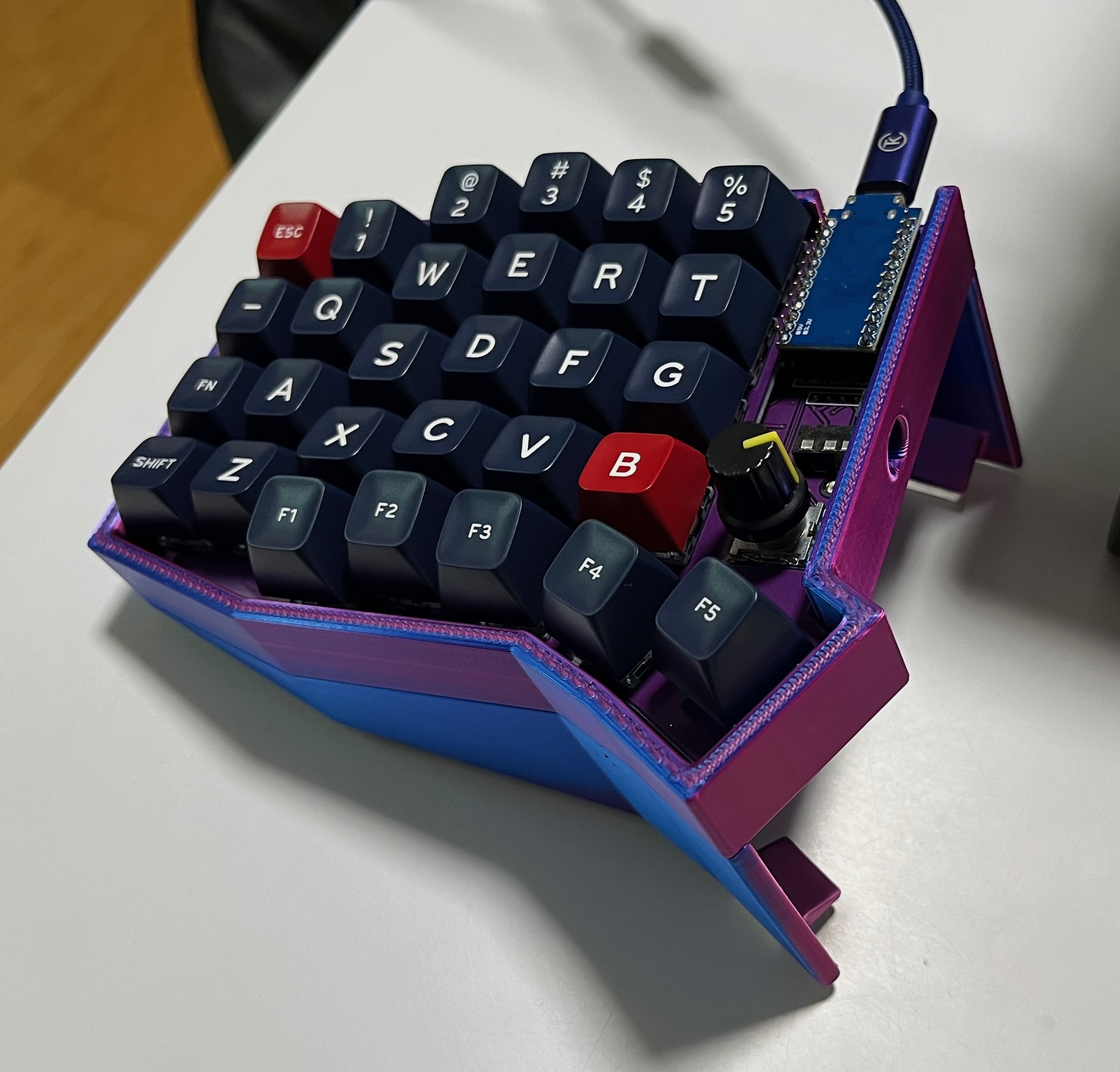 Sofle V2 (non-RGB) tenting case