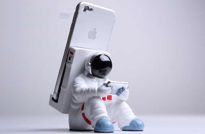 Astronaut Phone Holder
